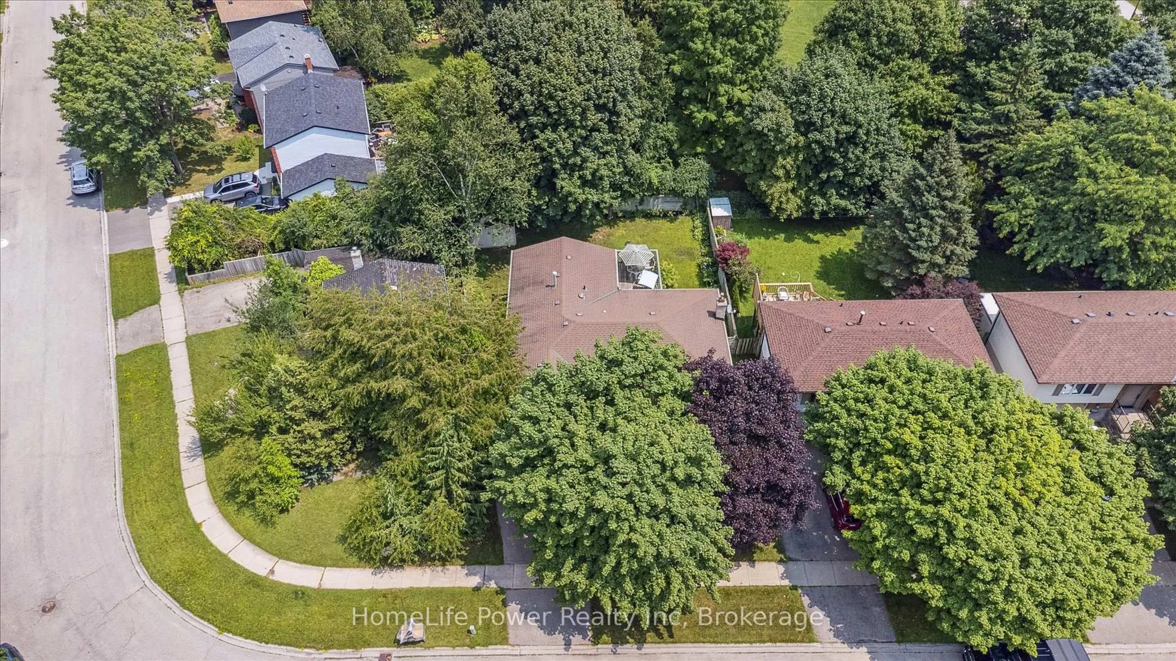 A pic from outside/outdoor area/front of a property/back of a property/a pic from drone, street for 80 Steffler Dr, Guelph Ontario N1G 3J9