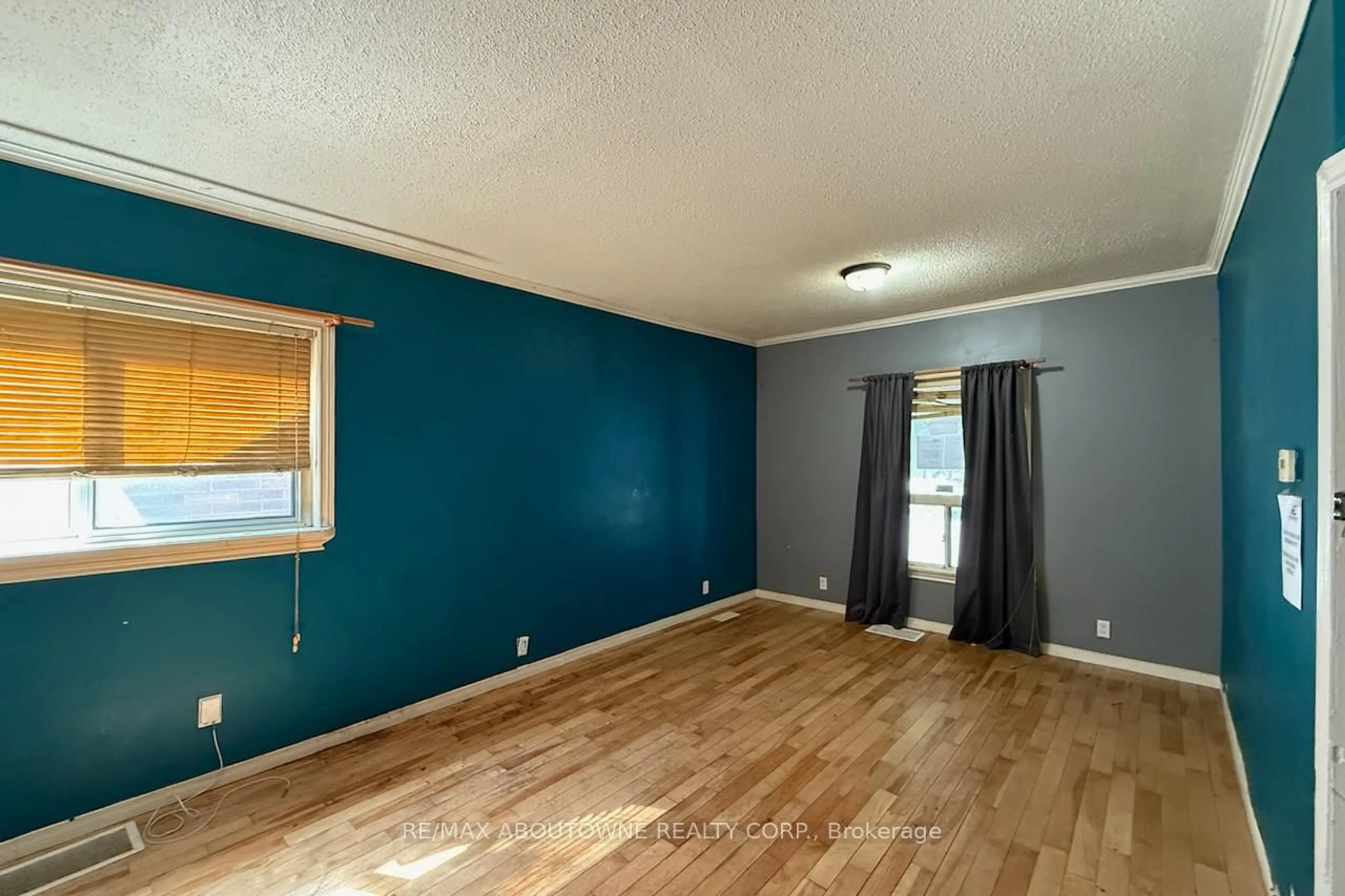 A pic of a room for 214 Burlington St, Hamilton Ontario L8L 4H1