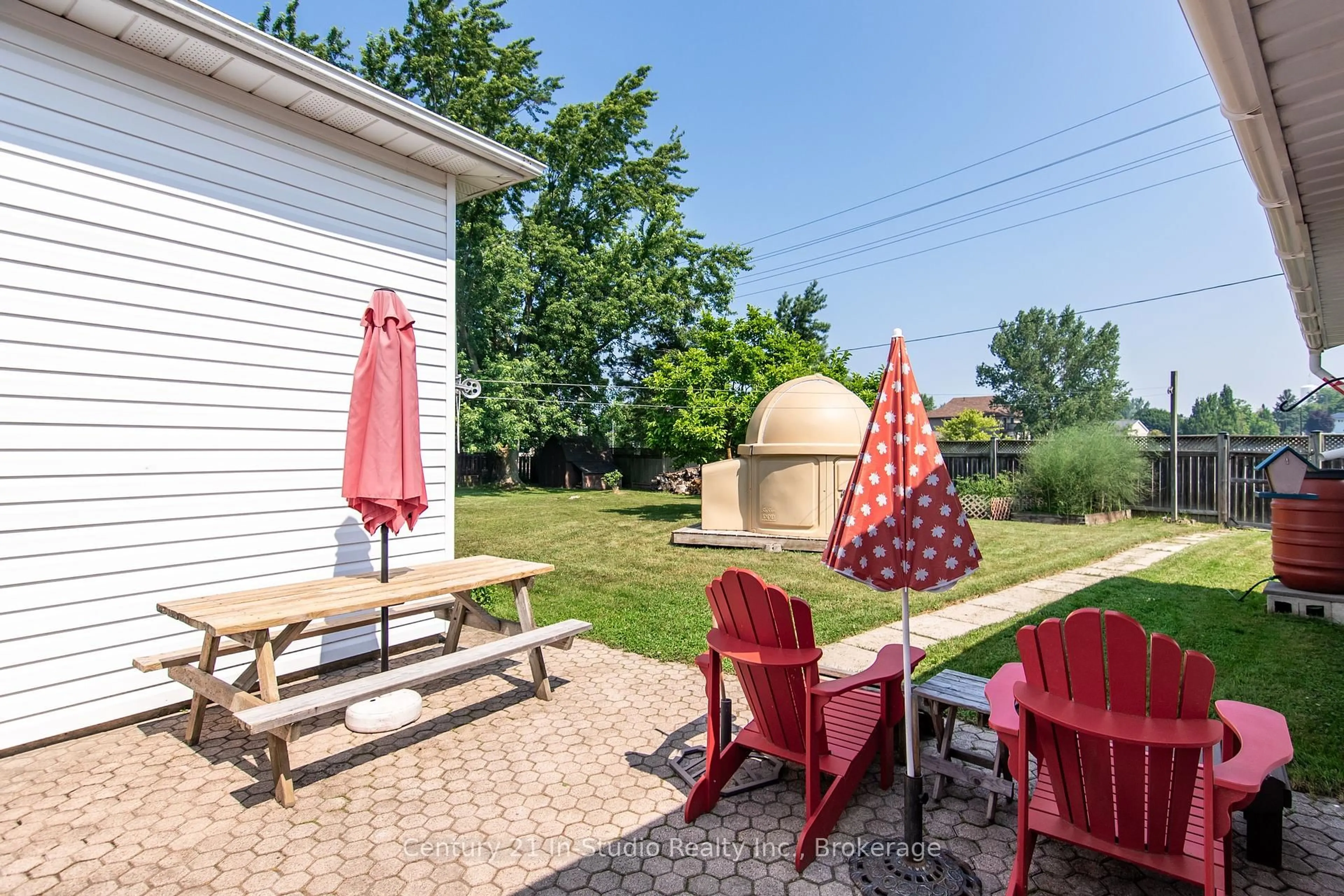 Patio, street for 684 Johnston Cres, Kincardine Ontario N2Z 1S4