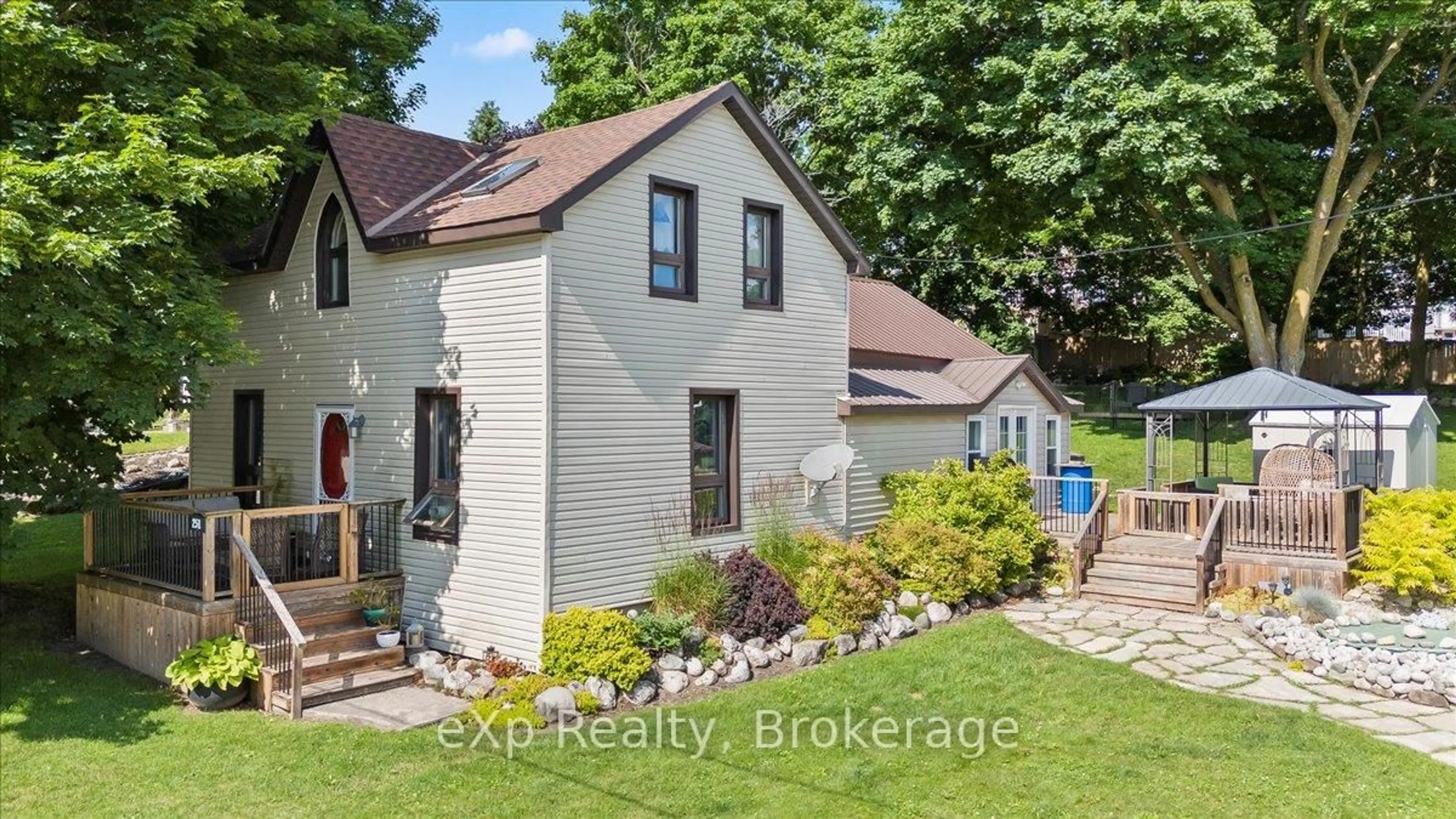 A pic from outside/outdoor area/front of a property/back of a property/a pic from drone, street for 251 Queen St, West Grey Ontario N0G 1R0