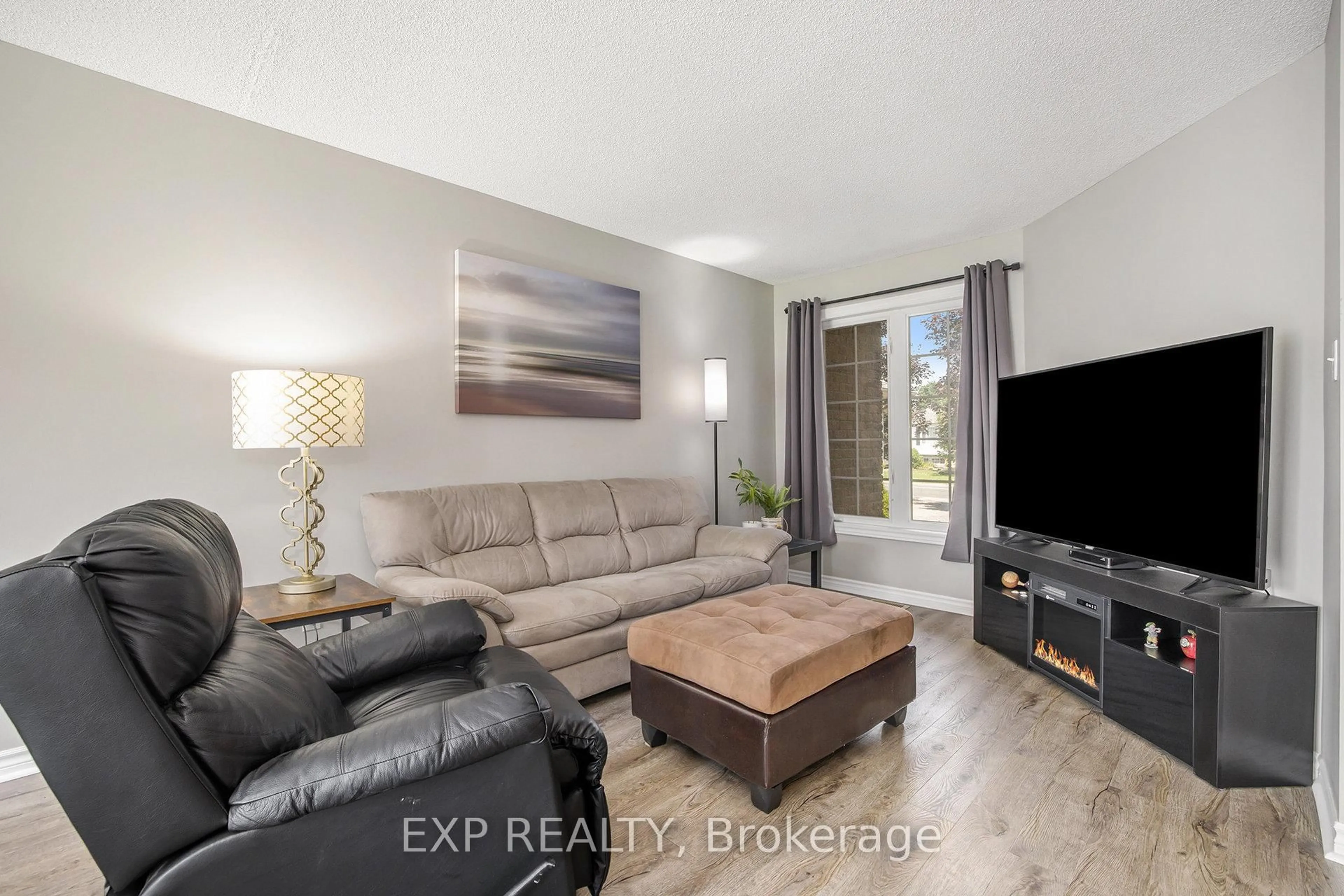 Living room with furniture, unknown for 67 Lafleche Blvd, Casselman Ontario K0A 1M0
