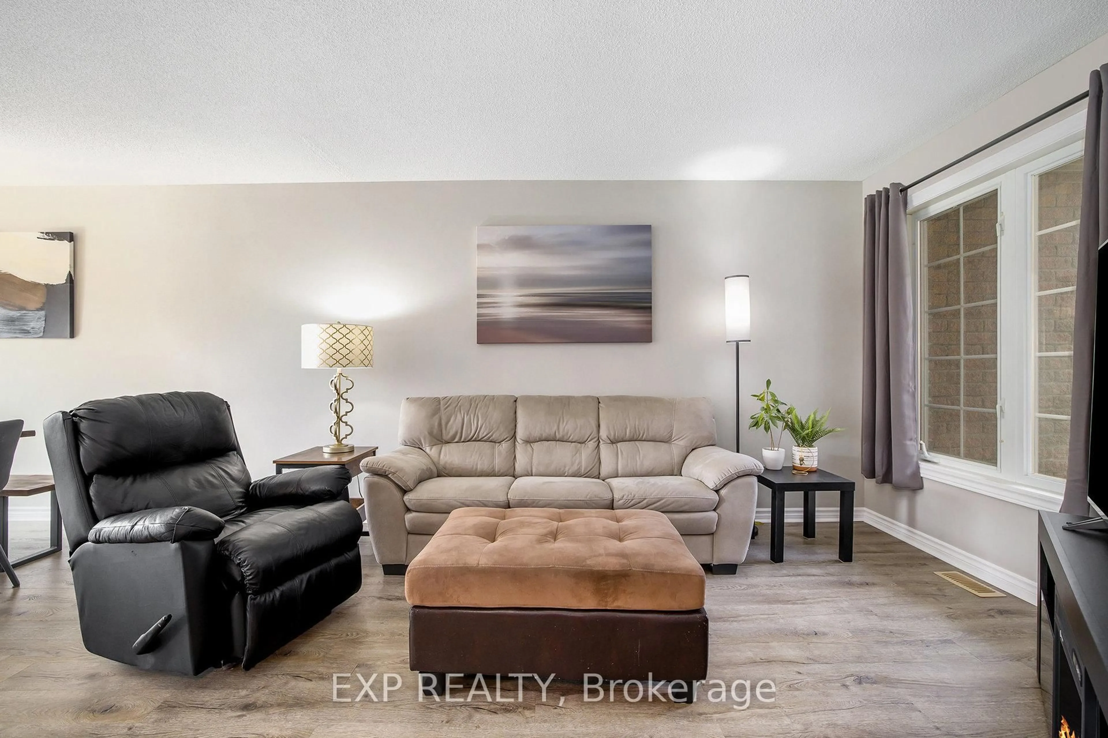 Living room with furniture, unknown for 67 Lafleche Blvd, Casselman Ontario K0A 1M0