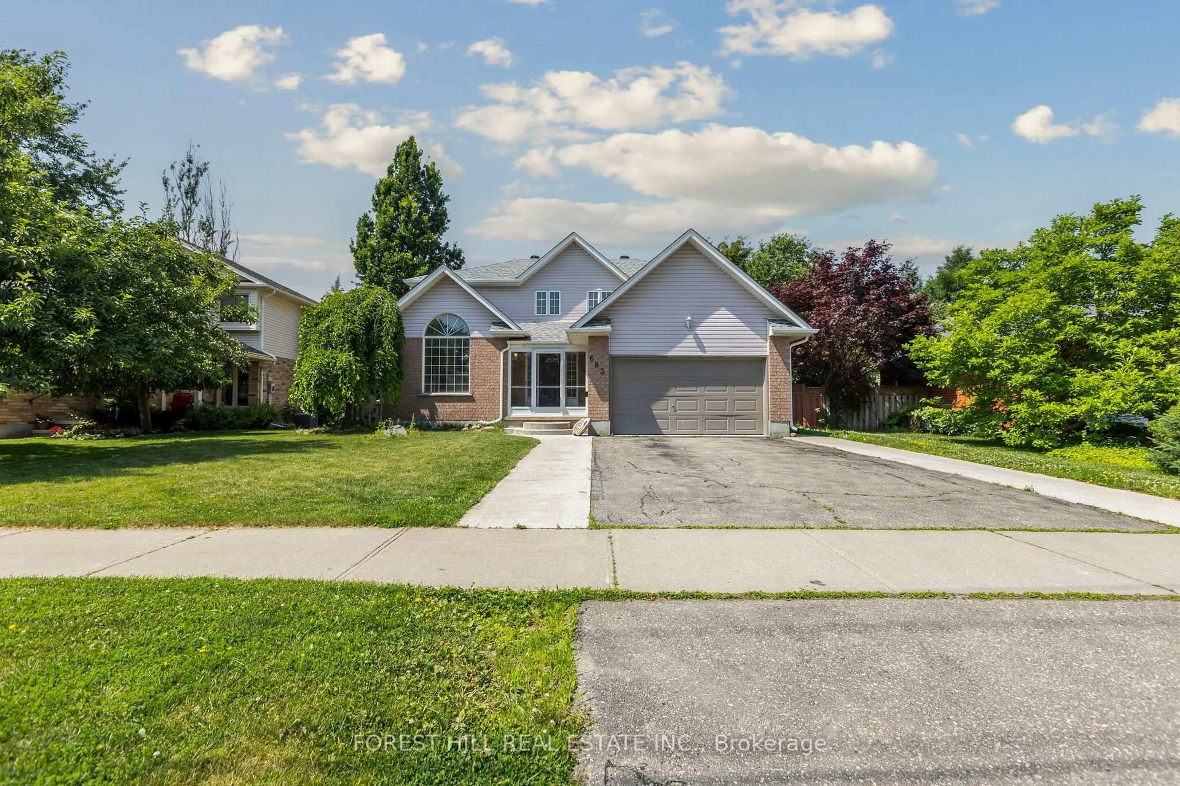 A pic from outside/outdoor area/front of a property/back of a property/a pic from drone, street for 683 Willow Rd, Guelph Ontario N1H 8K2