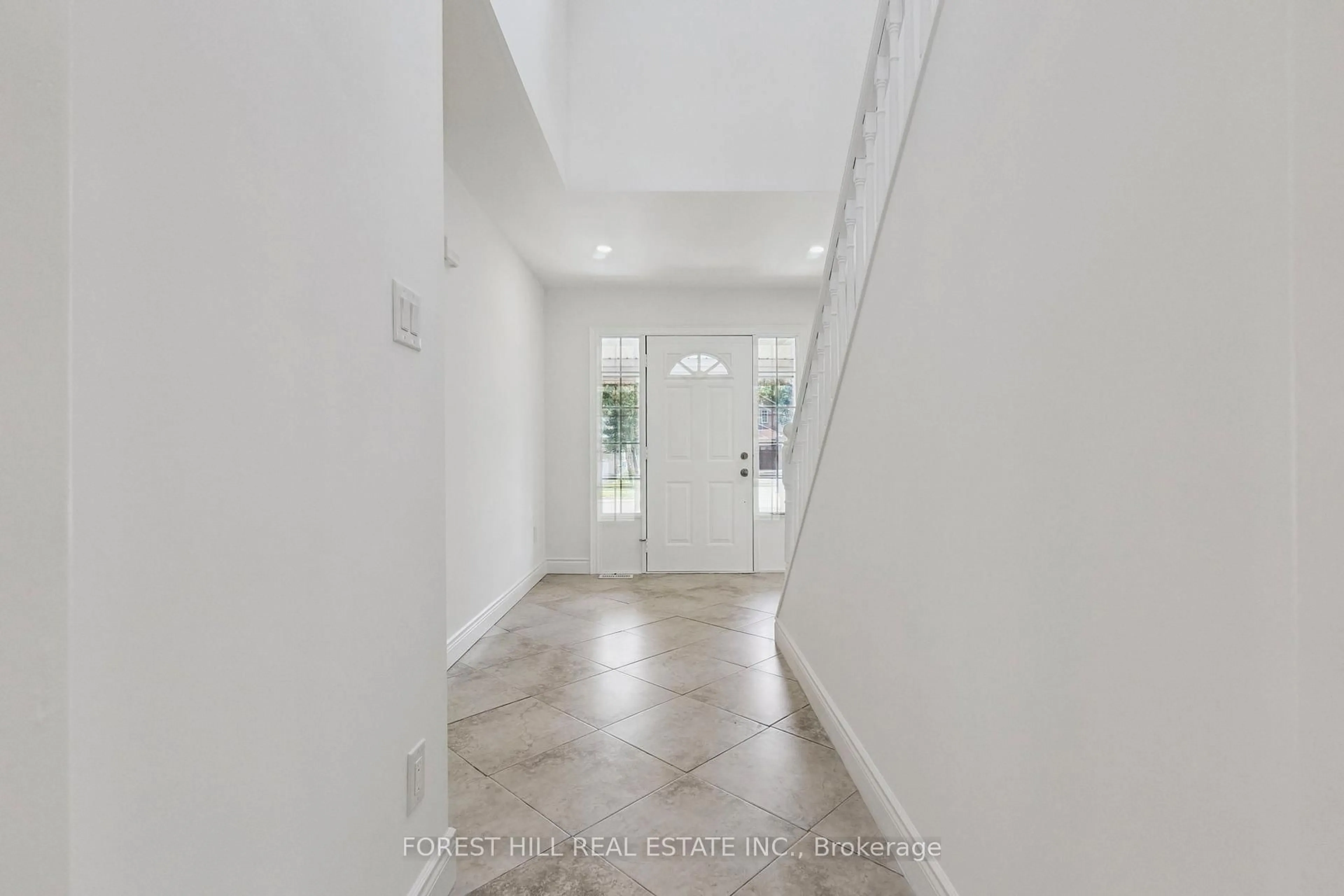 Indoor foyer for 683 Willow Rd, Guelph Ontario N1H 8K2