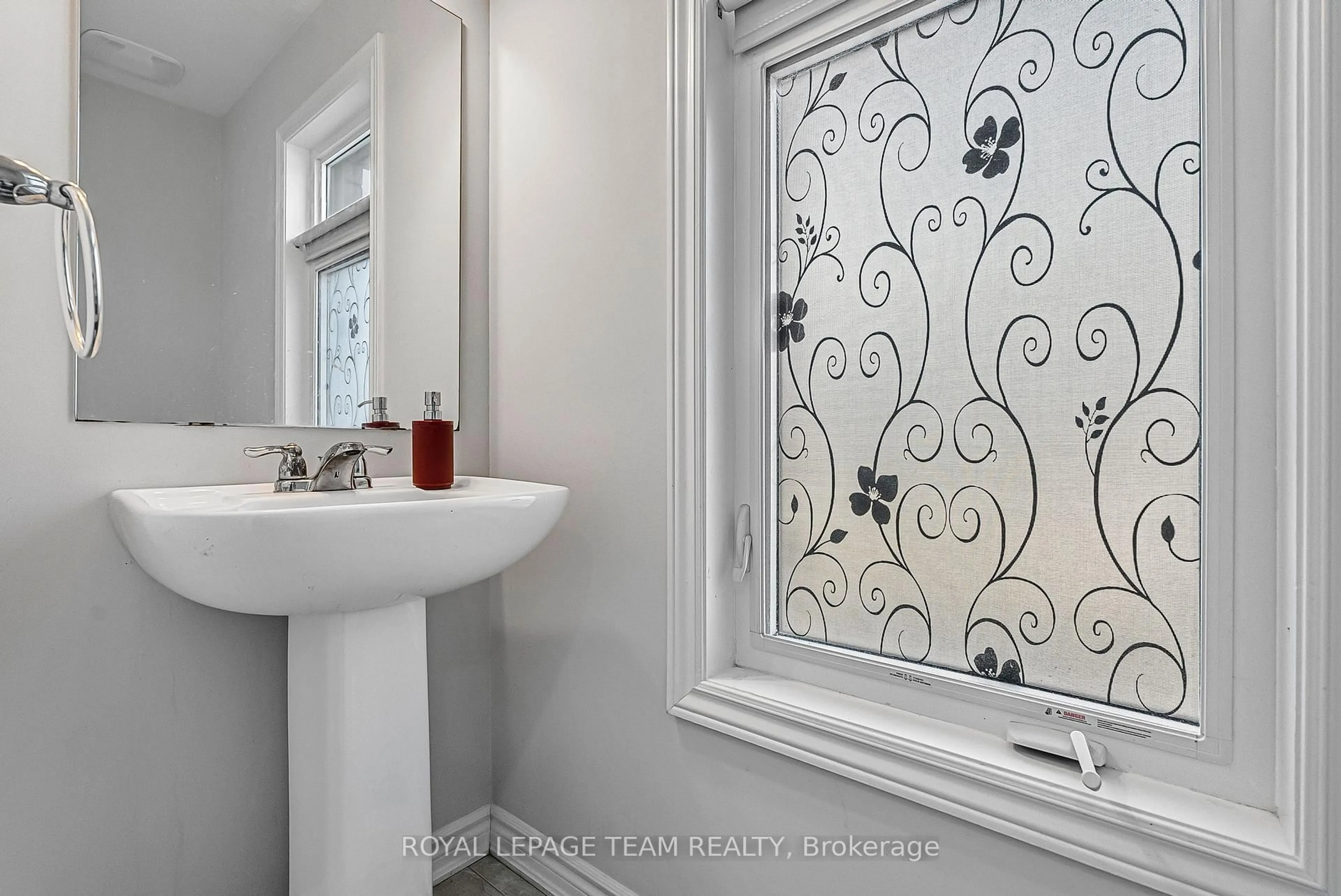 Contemporary bathroom, ceramic/tile floor for 622 Parade Dr, Ottawa Ontario K2S 0Y7