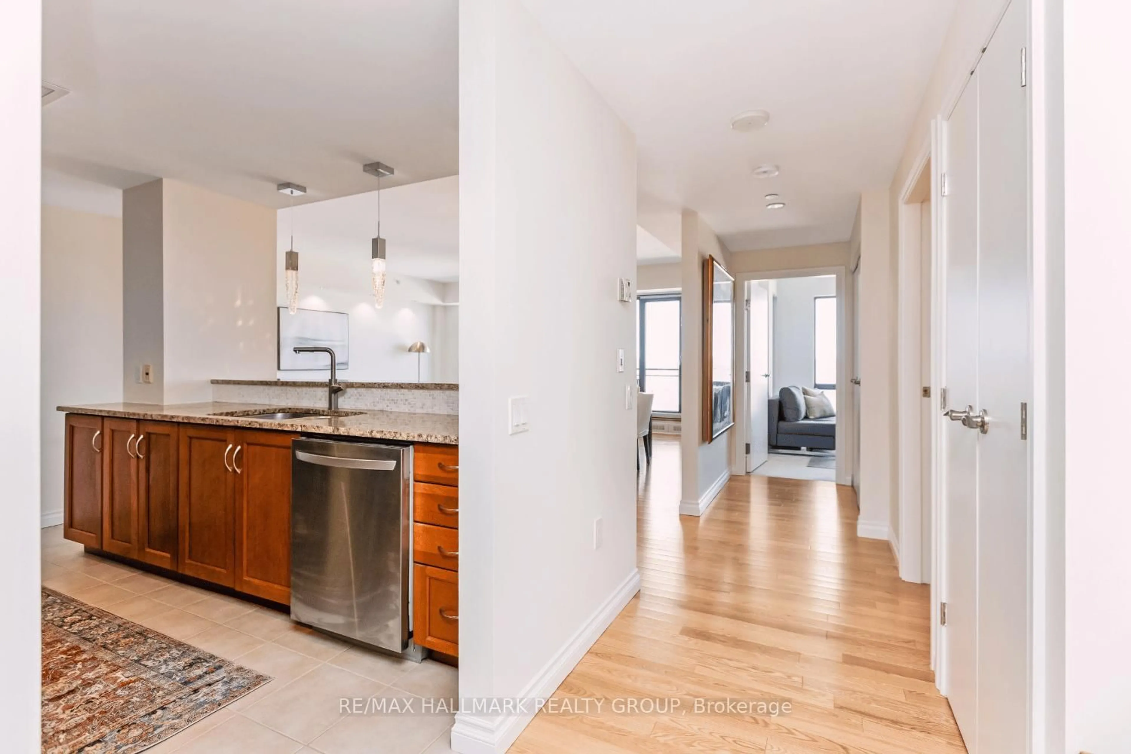 Open concept kitchen, unknown for 90 George St #1404, Ottawa Ontario K1N 0A8