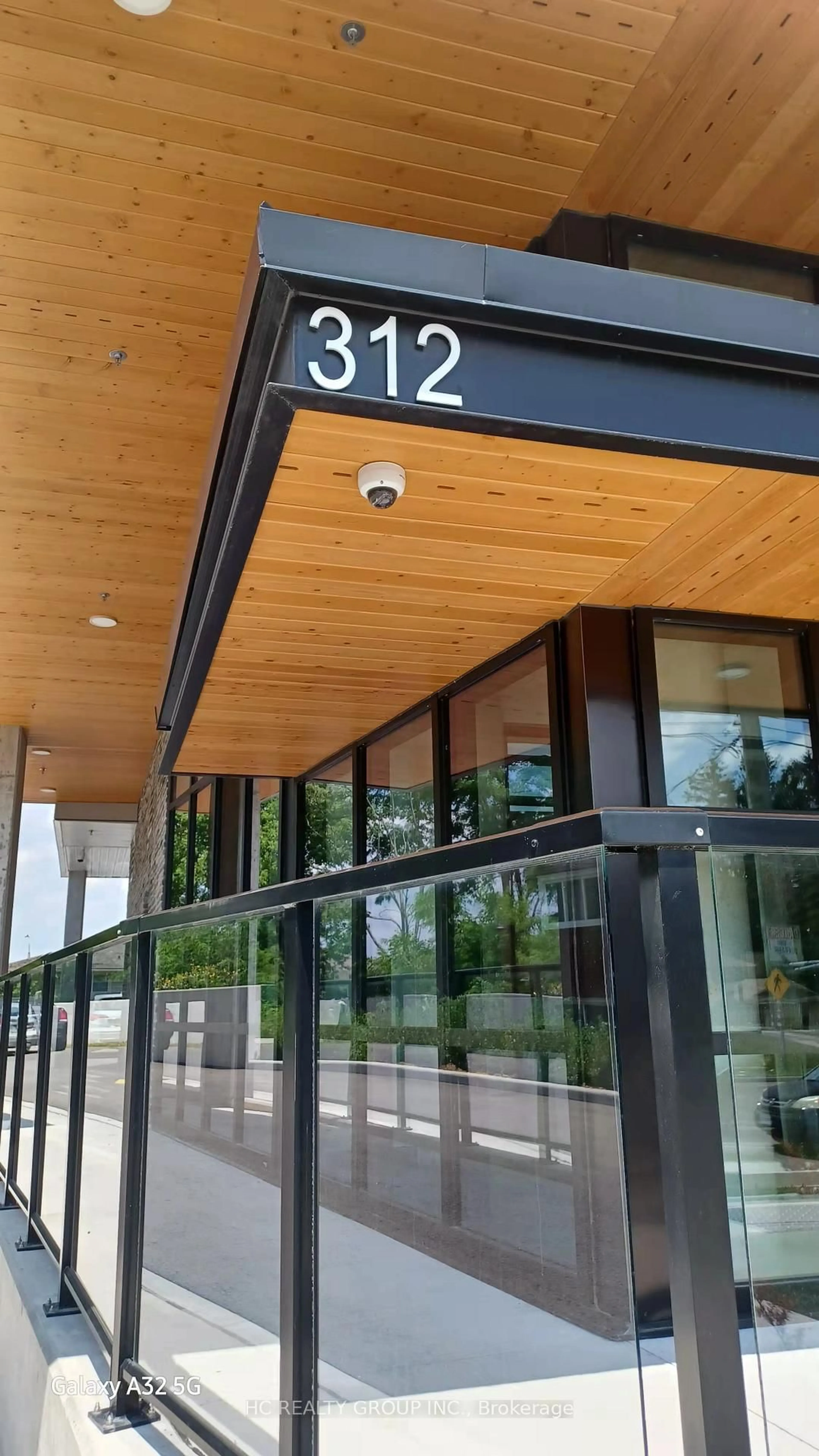 Indoor foyer for 312 ERB St #516, Waterloo Ontario N2L 1W3