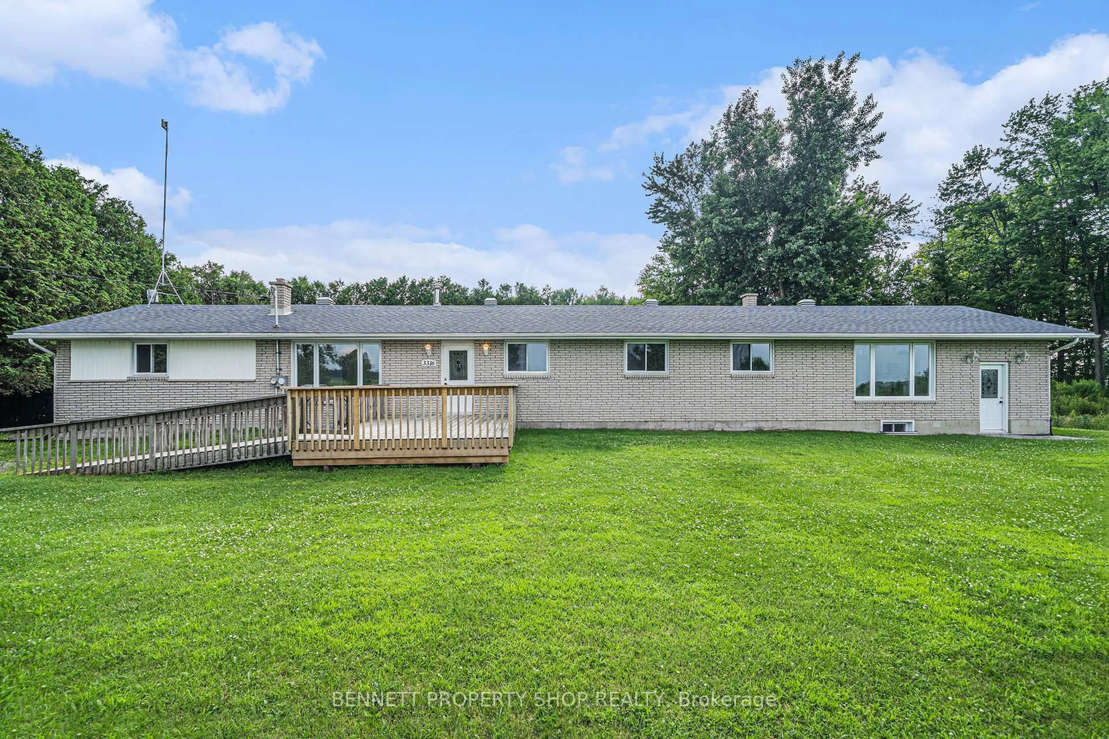 A pic from outside/outdoor area/front of a property/back of a property/a pic from drone, water/lake/river/ocean view for 3316 Gregoire Rd, Russell Ontario K4R 1E5