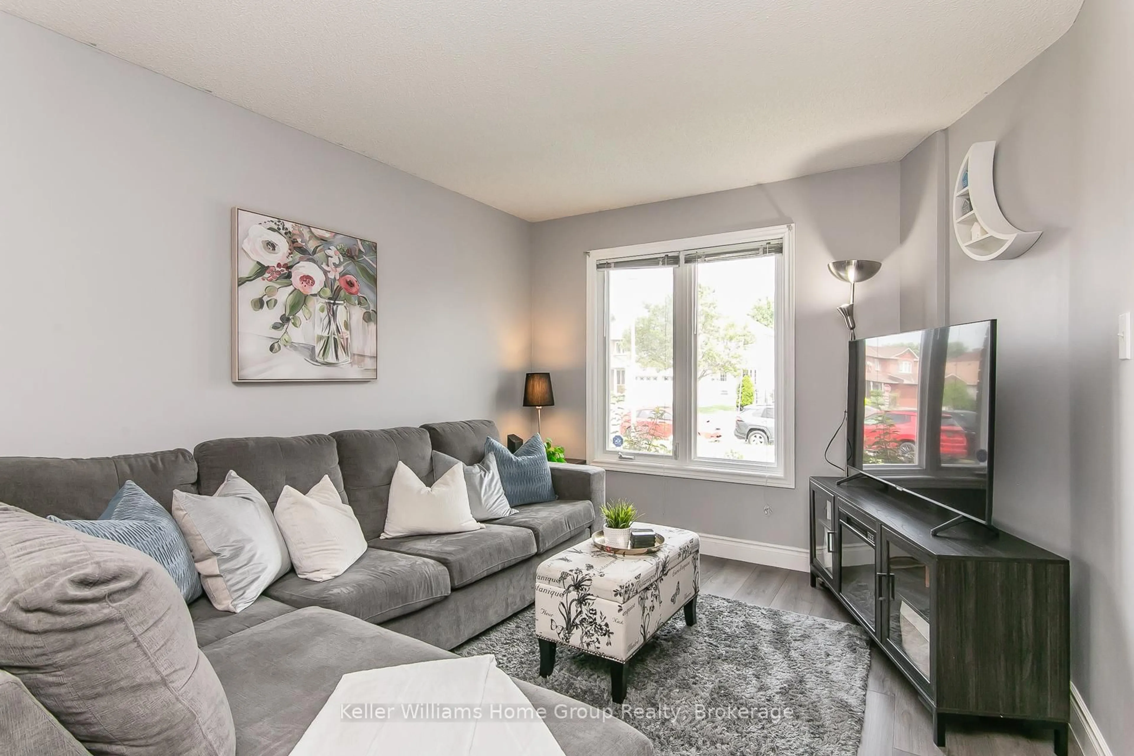 Living room with furniture, unknown for 334 Christopher Dr, Cambridge Ontario N1P 1B9
