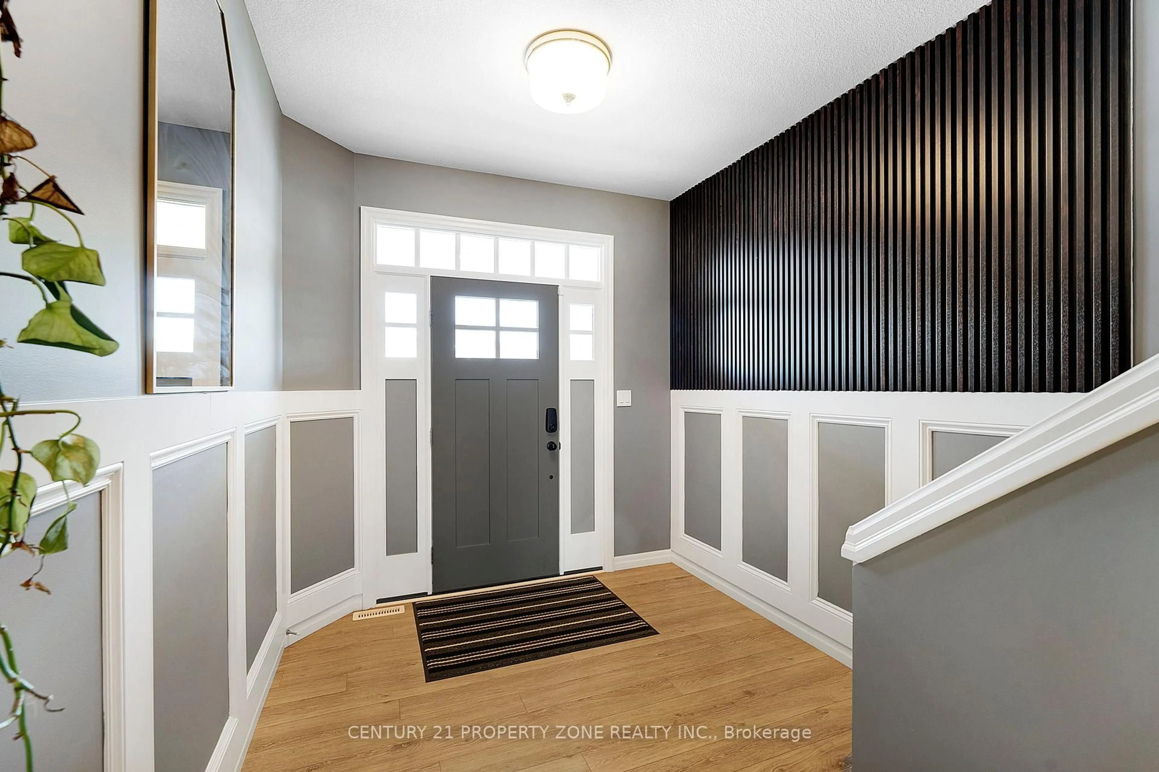 Indoor entryway for 22 Livingston Dr, Tillsonburg Ontario N4G 0J3