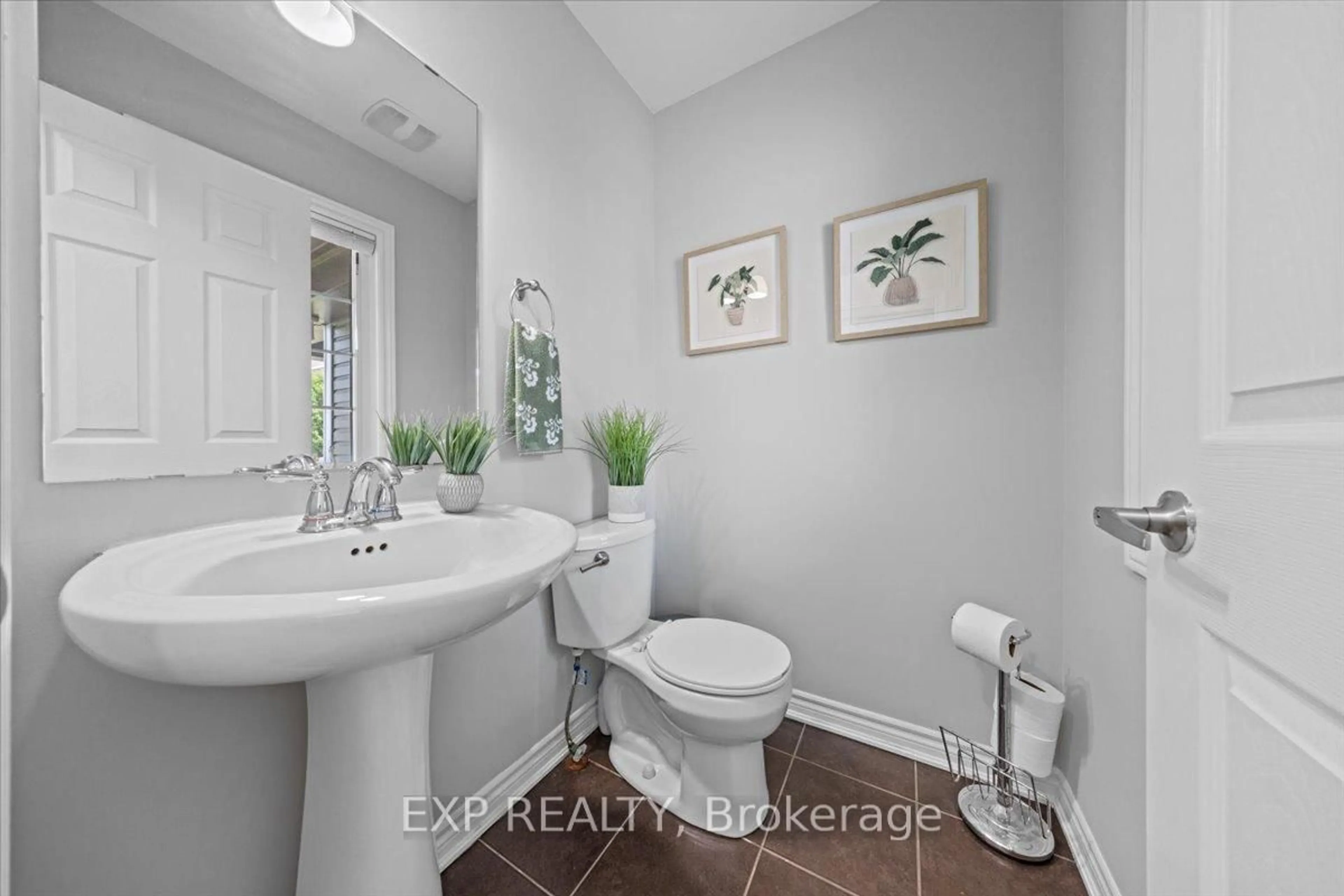 Standard bathroom, ceramic/tile floor for 321 Summer Sky St, Ottawa Ontario K4A 0V3