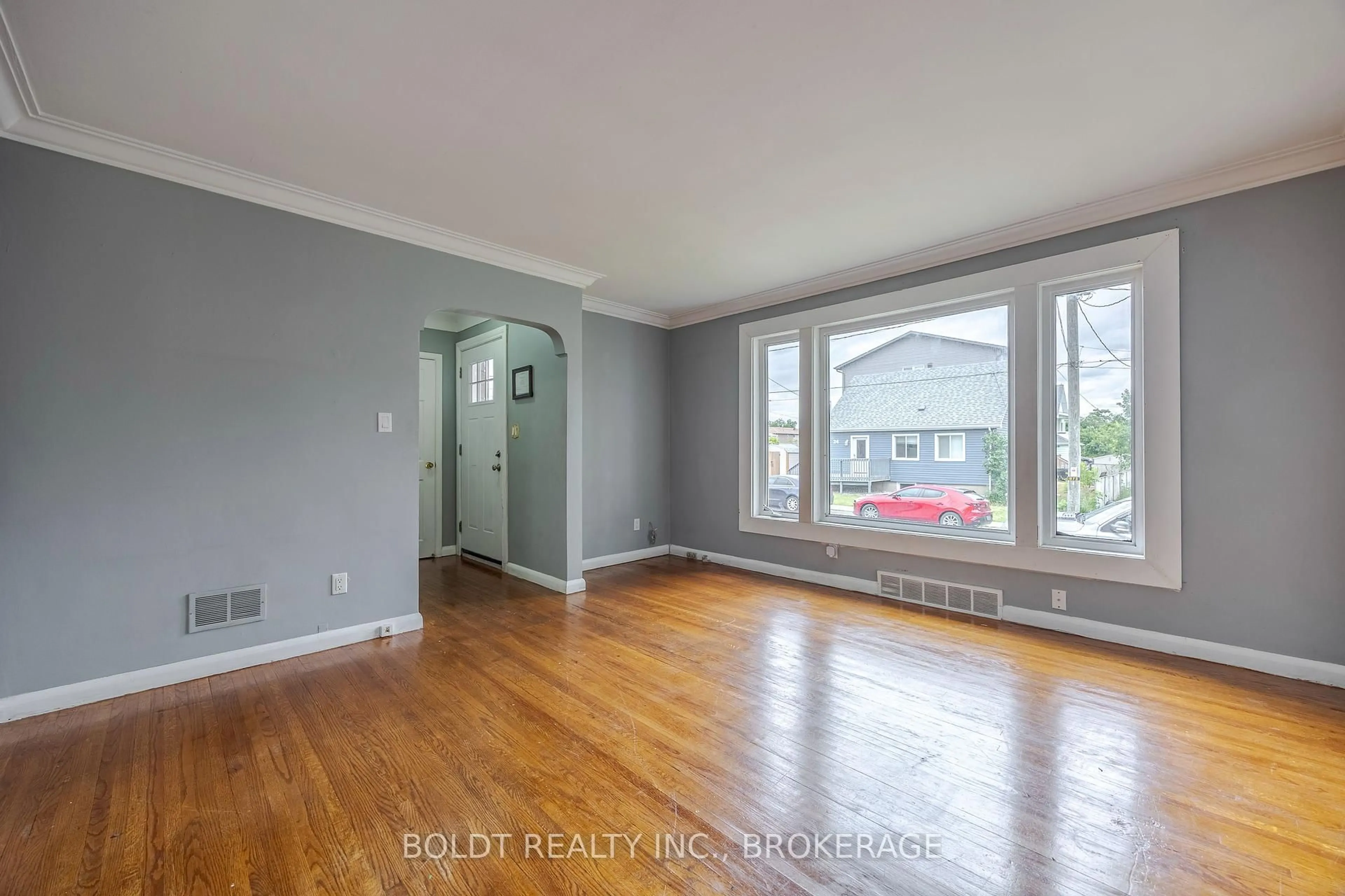 A pic of a room for 25 King St, Thorold Ontario L2V 3T6