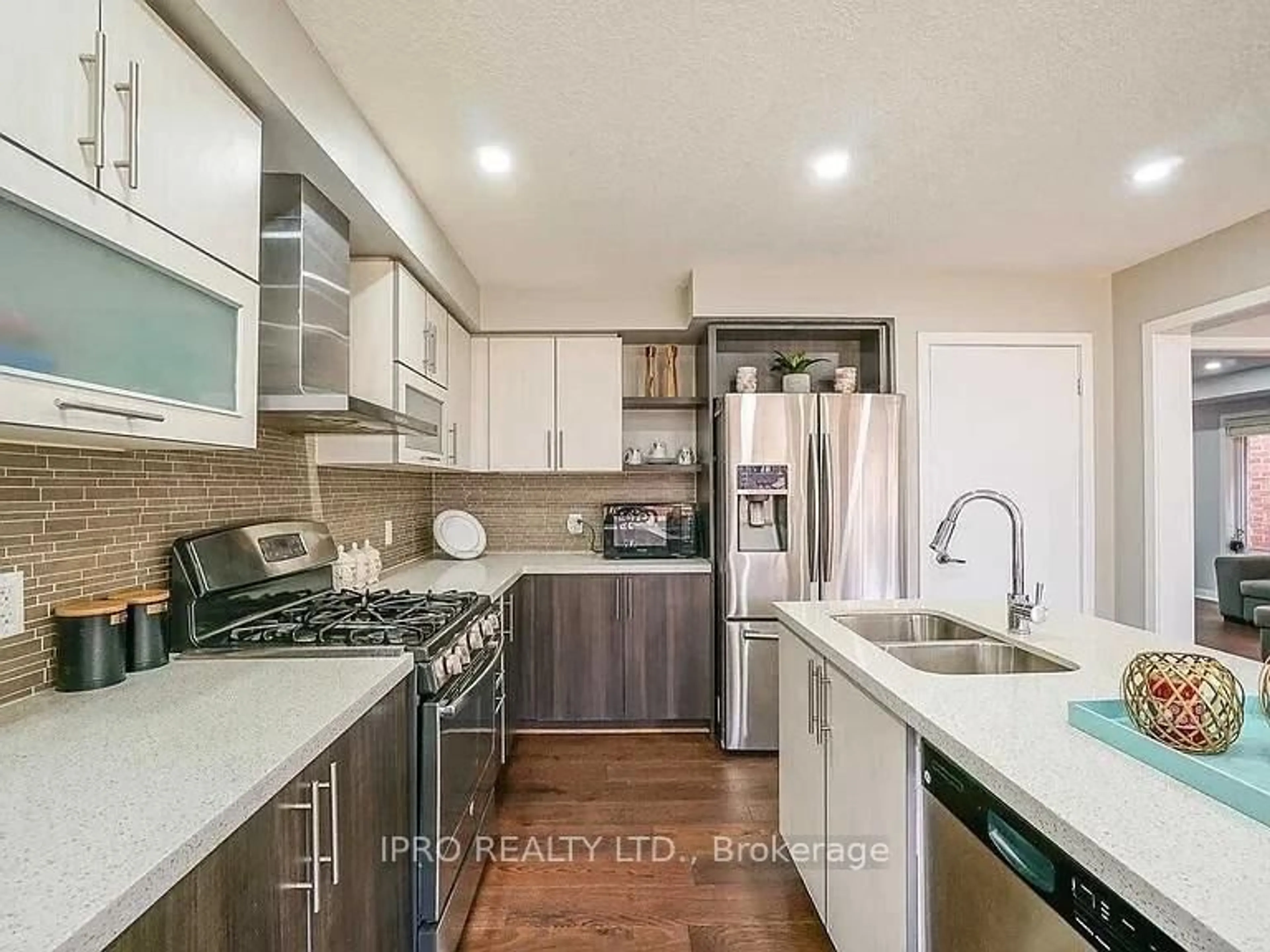 Open concept kitchen, unknown for 88 West Glen Ave, Hamilton Ontario L8J 0H8