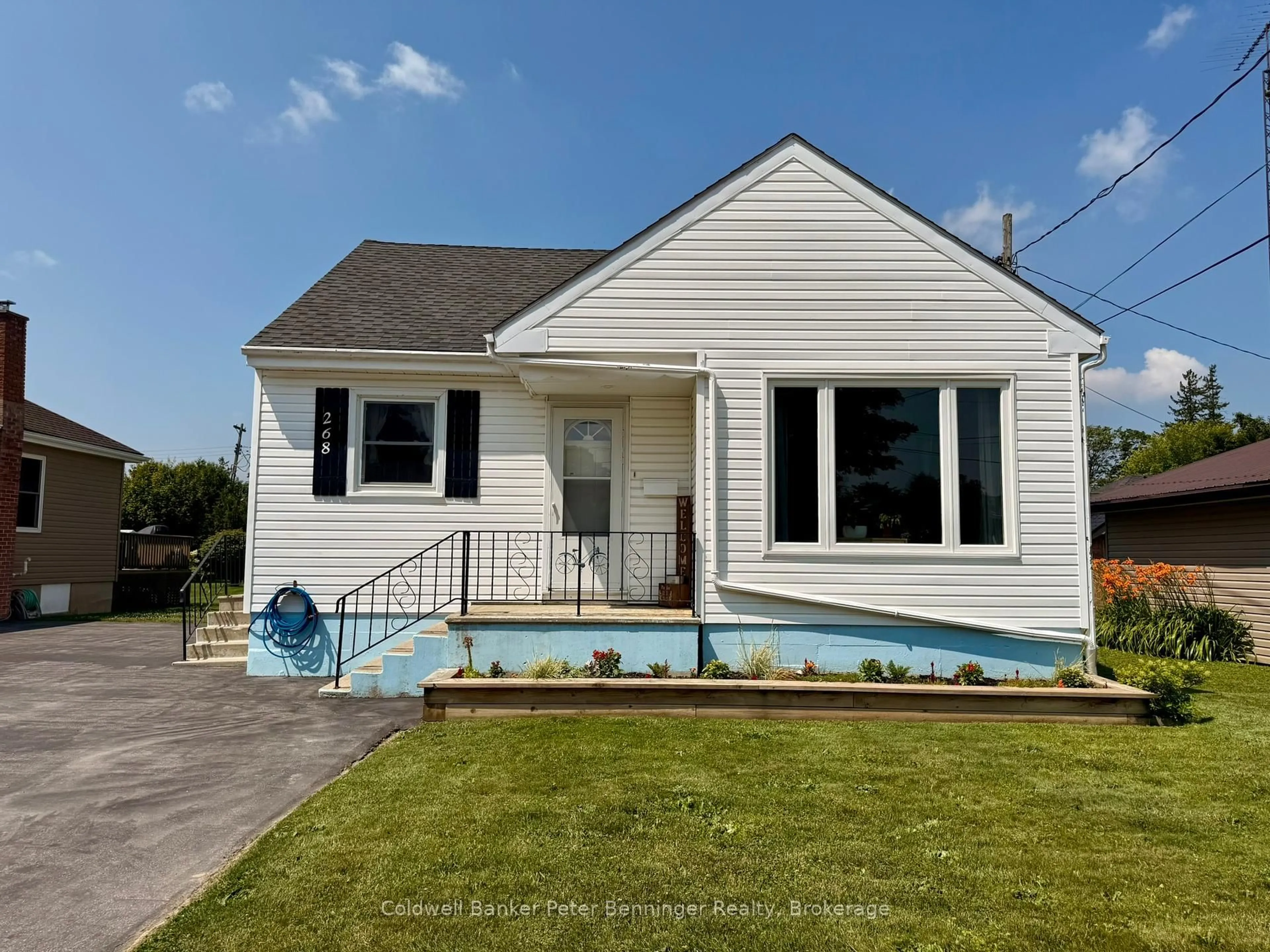 Home with vinyl exterior material, street for 268 3rd Ave, Arran-Elderslie Ontario N0G 1L0