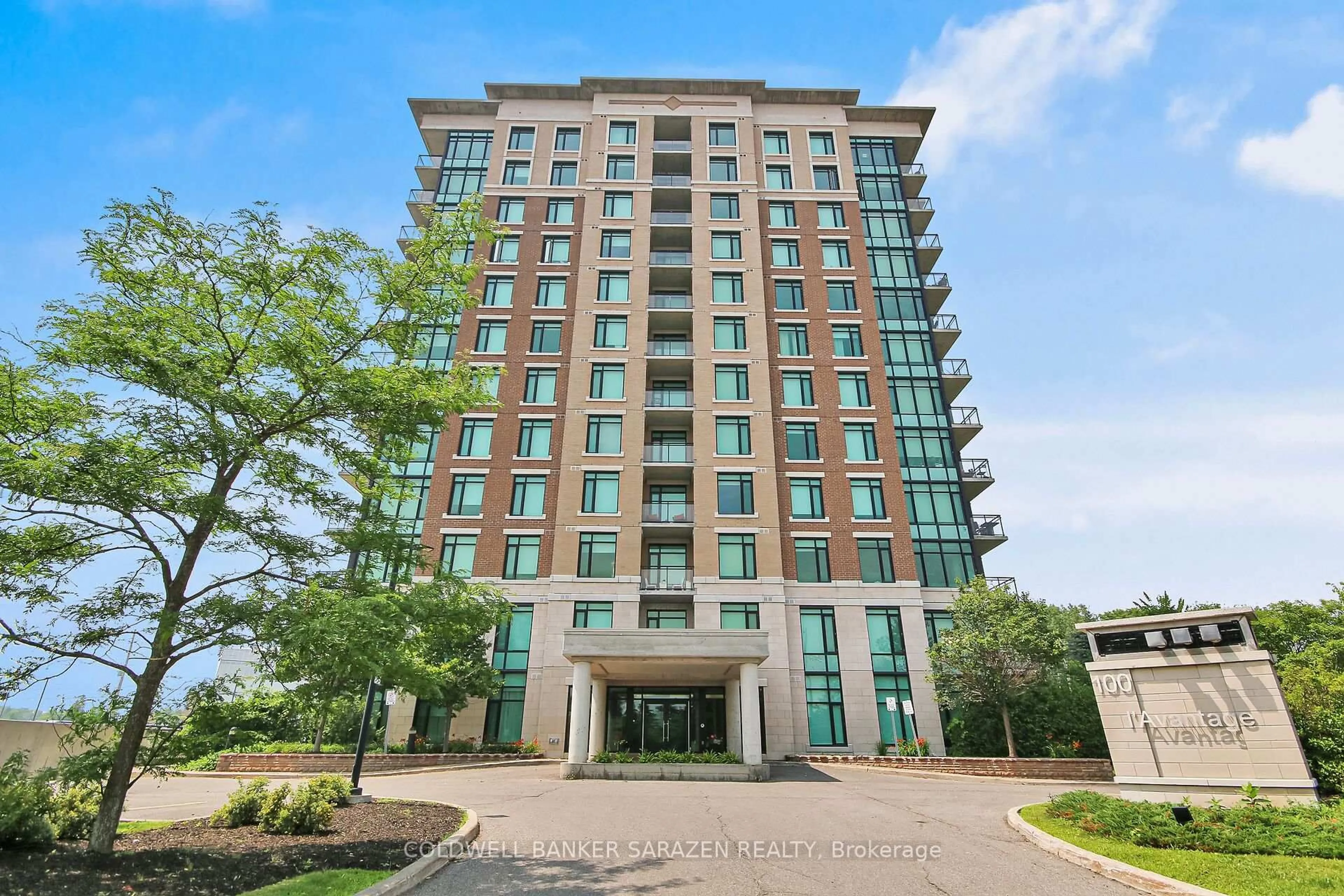Indoor foyer for 100 Roger Guindon Ave #1105, Ottawa Ontario K1G 3Z7