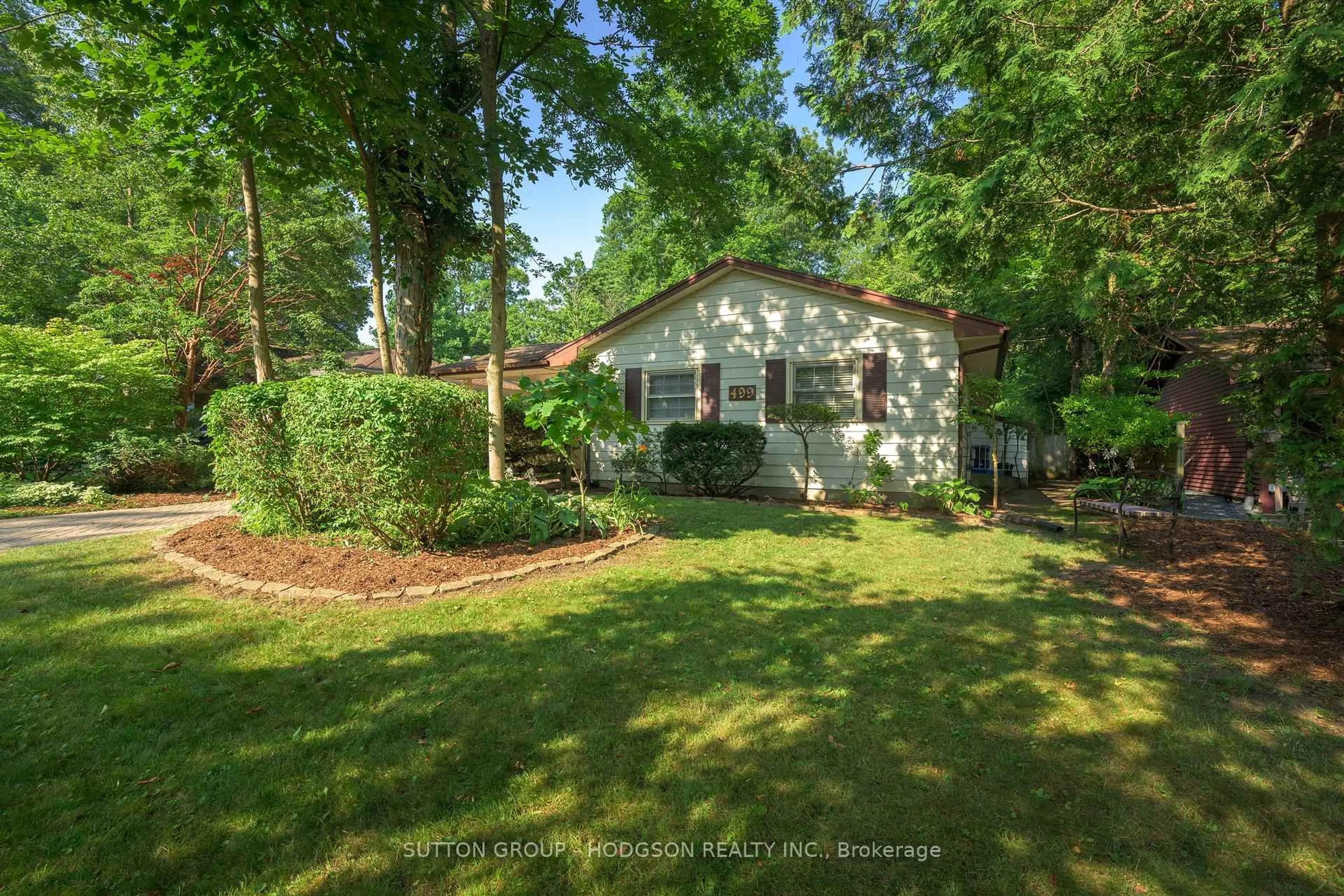 A pic from outside/outdoor area/front of a property/back of a property/a pic from drone, water/lake/river/ocean view for 499 Belvedere Ave, London South Ontario N6K 2R3