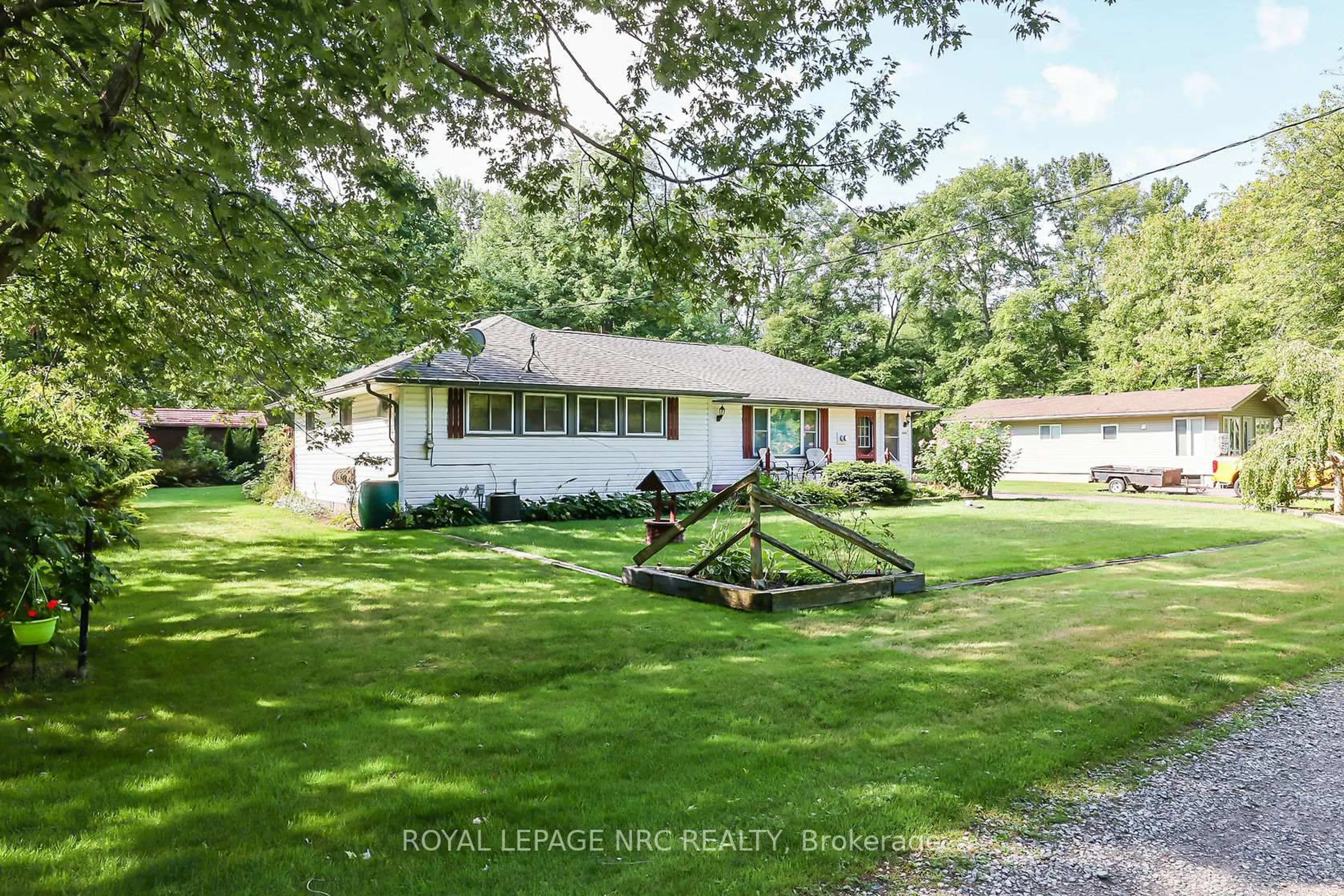 A pic from outside/outdoor area/front of a property/back of a property/a pic from drone, street for 4061 Firelane 13, Port Colborne Ontario L0S 1R0