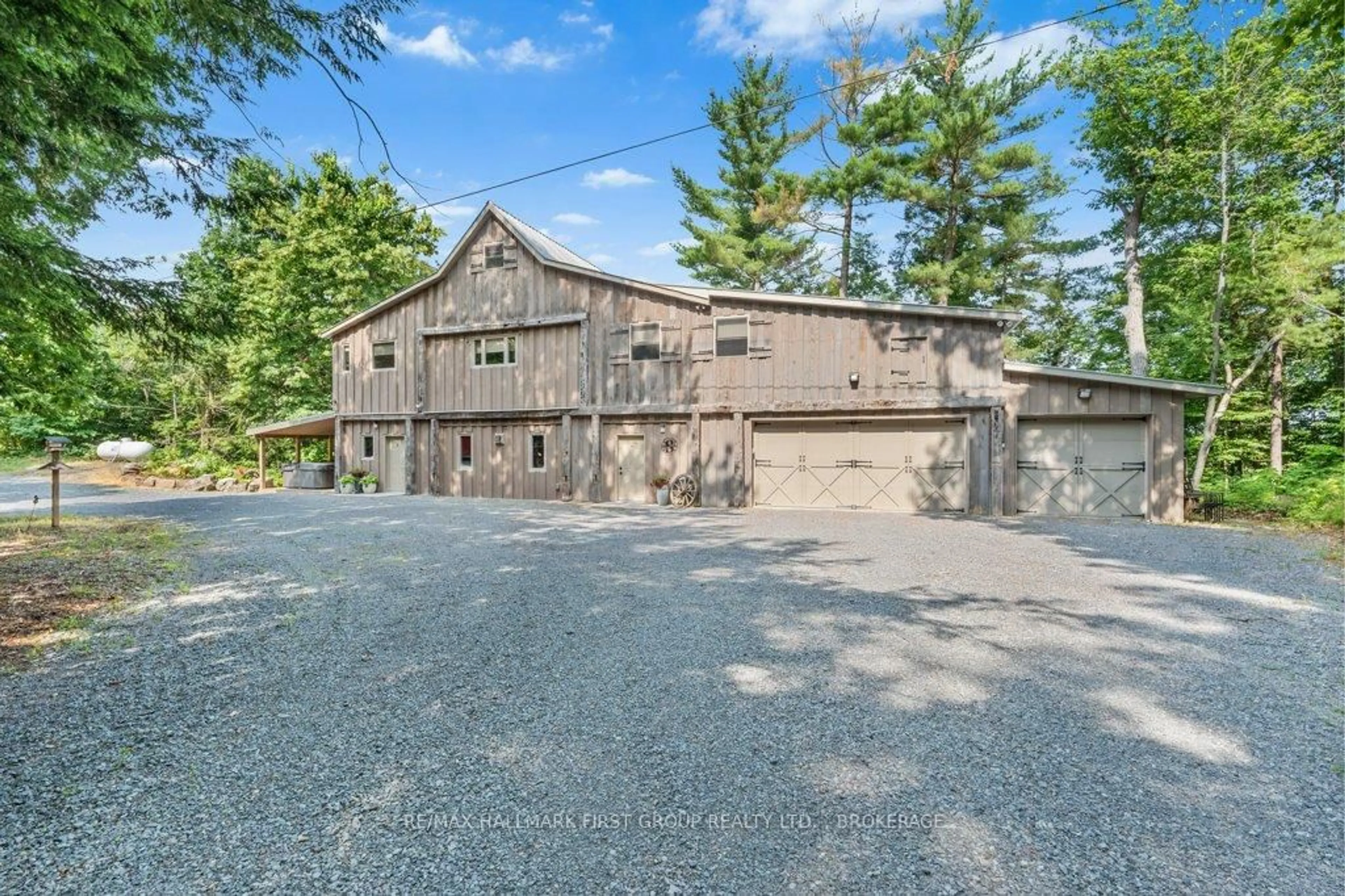 A pic from outside/outdoor area/front of a property/back of a property/a pic from drone, unknown for 1023 Pepper Lane, Verona Ontario K0H 2W0