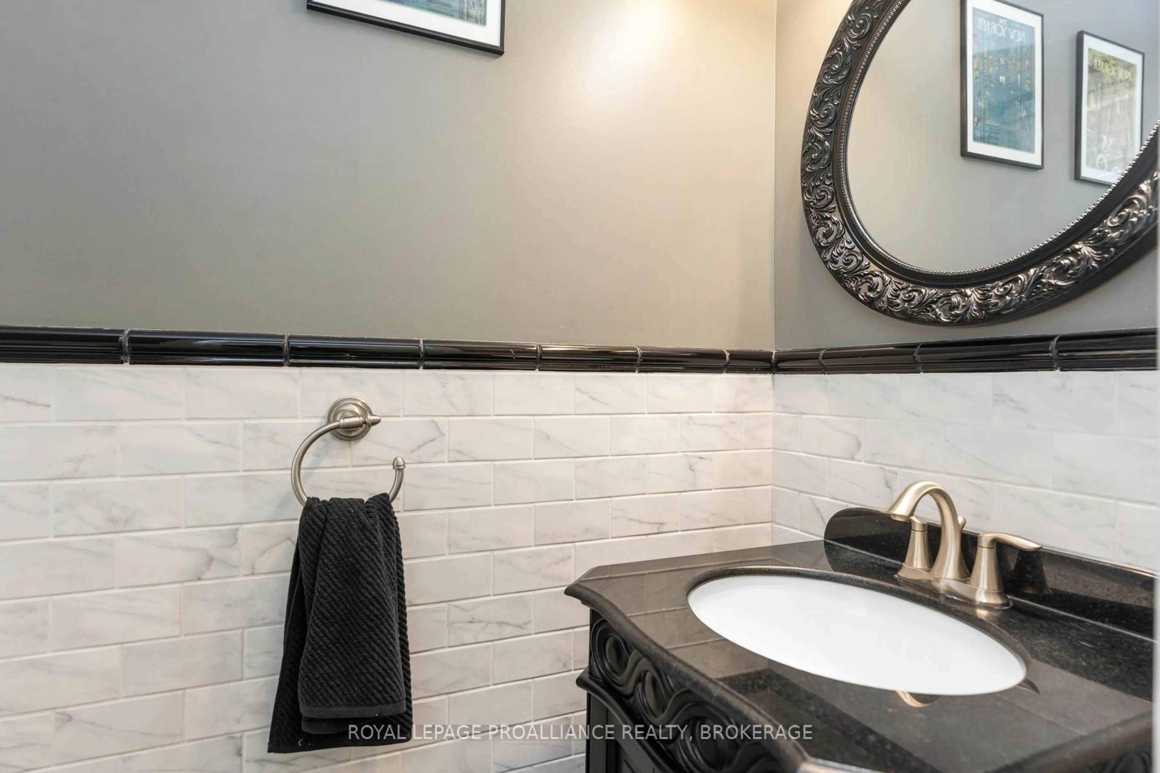 Standard bathroom, ceramic/tile floor for 880 Ascot Lane, Kingston Ontario K7K 0C8