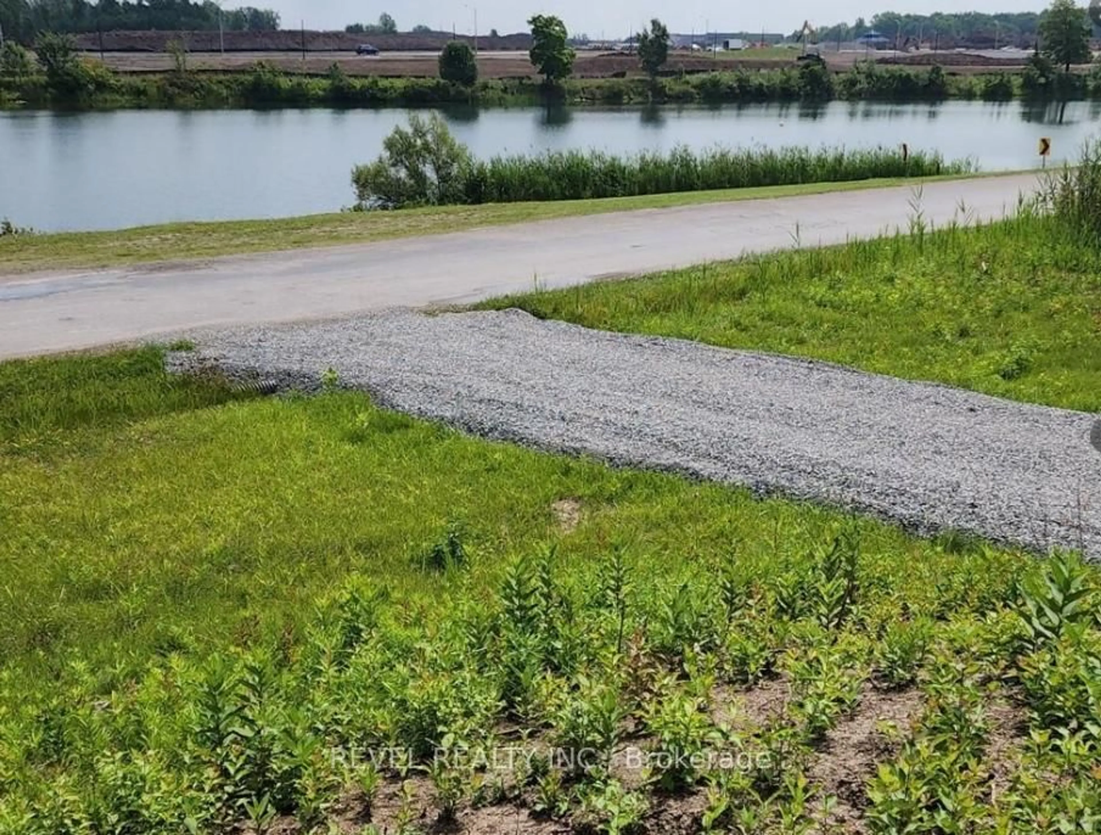 A pic from outside/outdoor area/front of a property/back of a property/a pic from drone, water/lake/river/ocean view for 260 Colborne St, Welland Ontario L3B 3P1