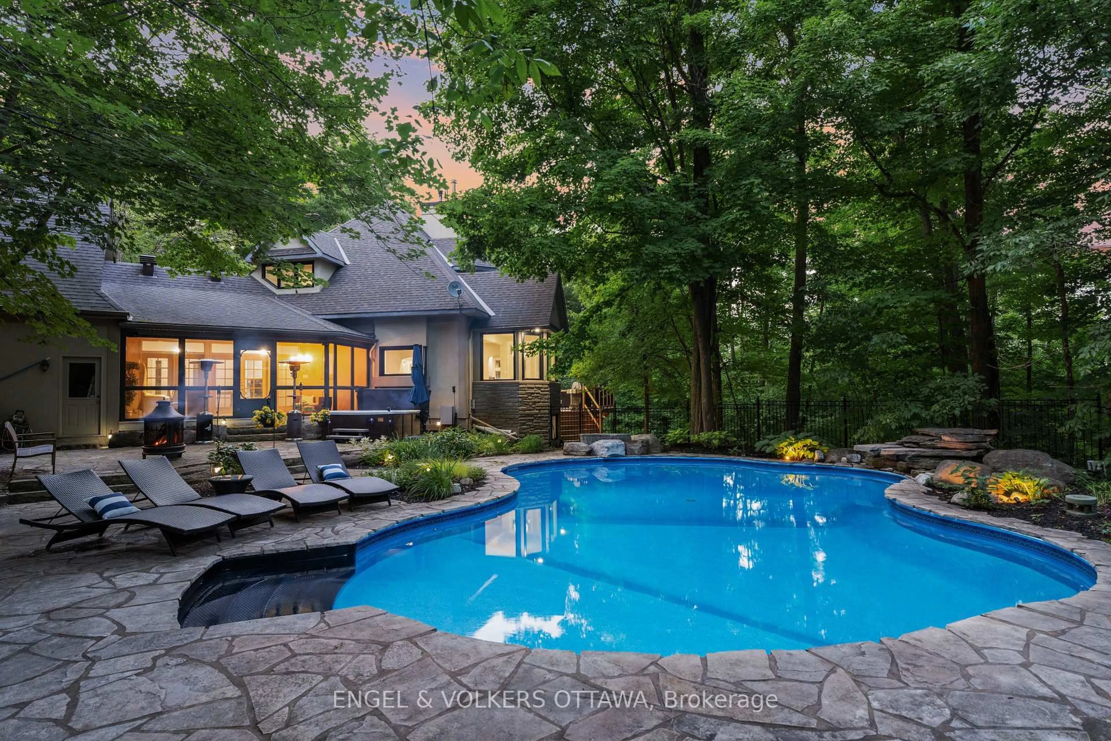 Pool for 1412 HOUSTON Cres, Ottawa Ontario K2W 1B6