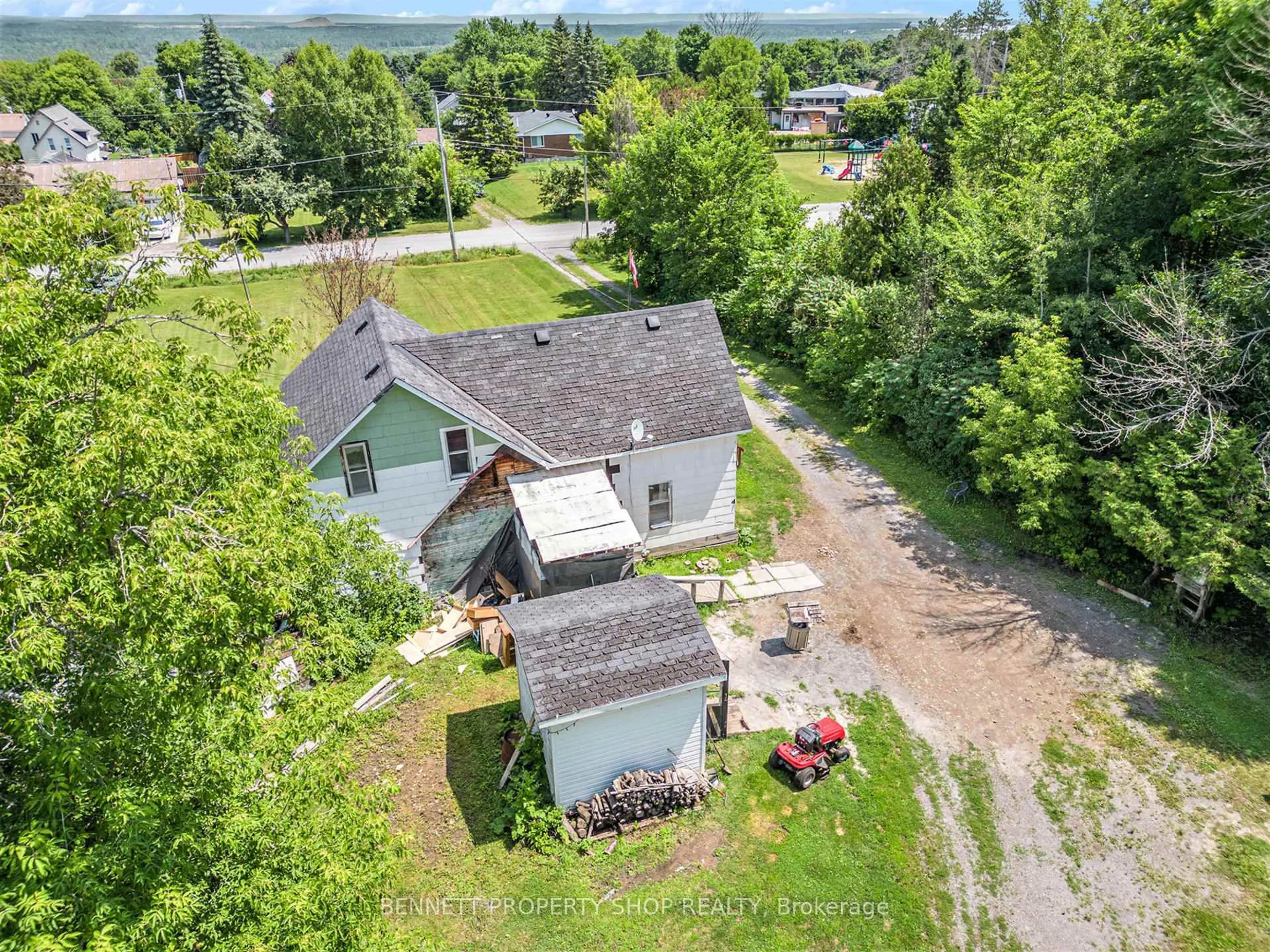 A pic from outside/outdoor area/front of a property/back of a property/a pic from drone, unknown for 145 Sarah St, Braeside Ontario K0A 1G0