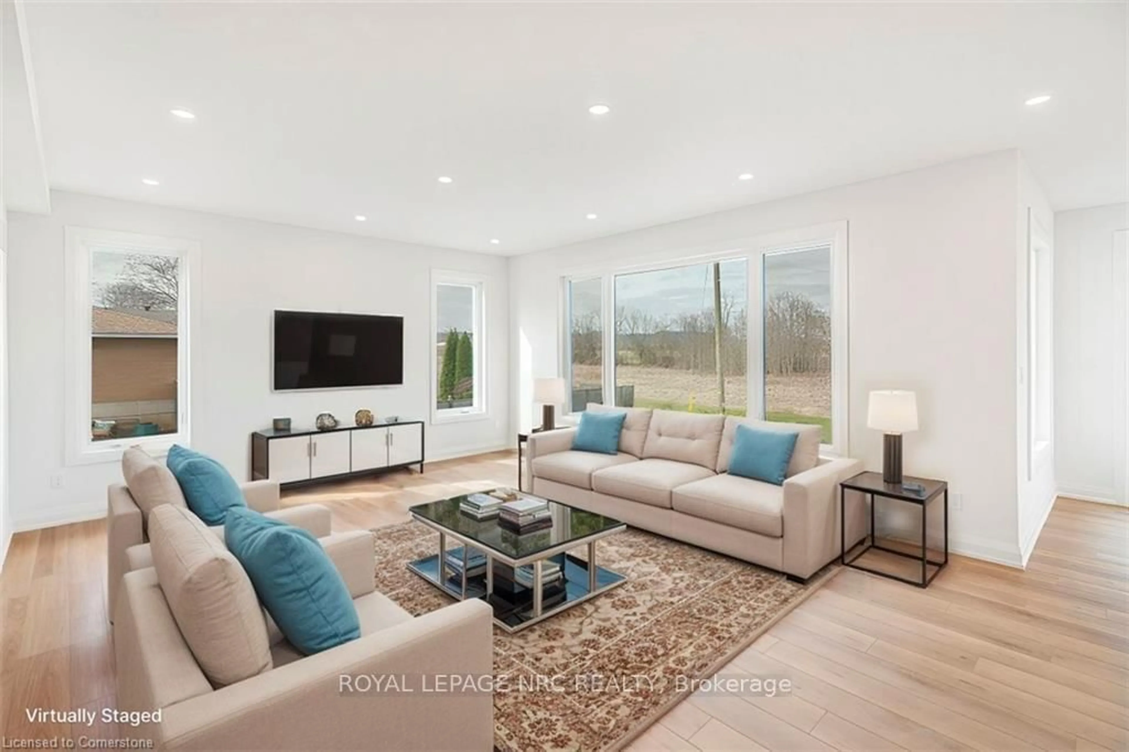Living room with furniture, unknown for 4364 Victoria Ave, Lincoln Ontario L0R 2E0
