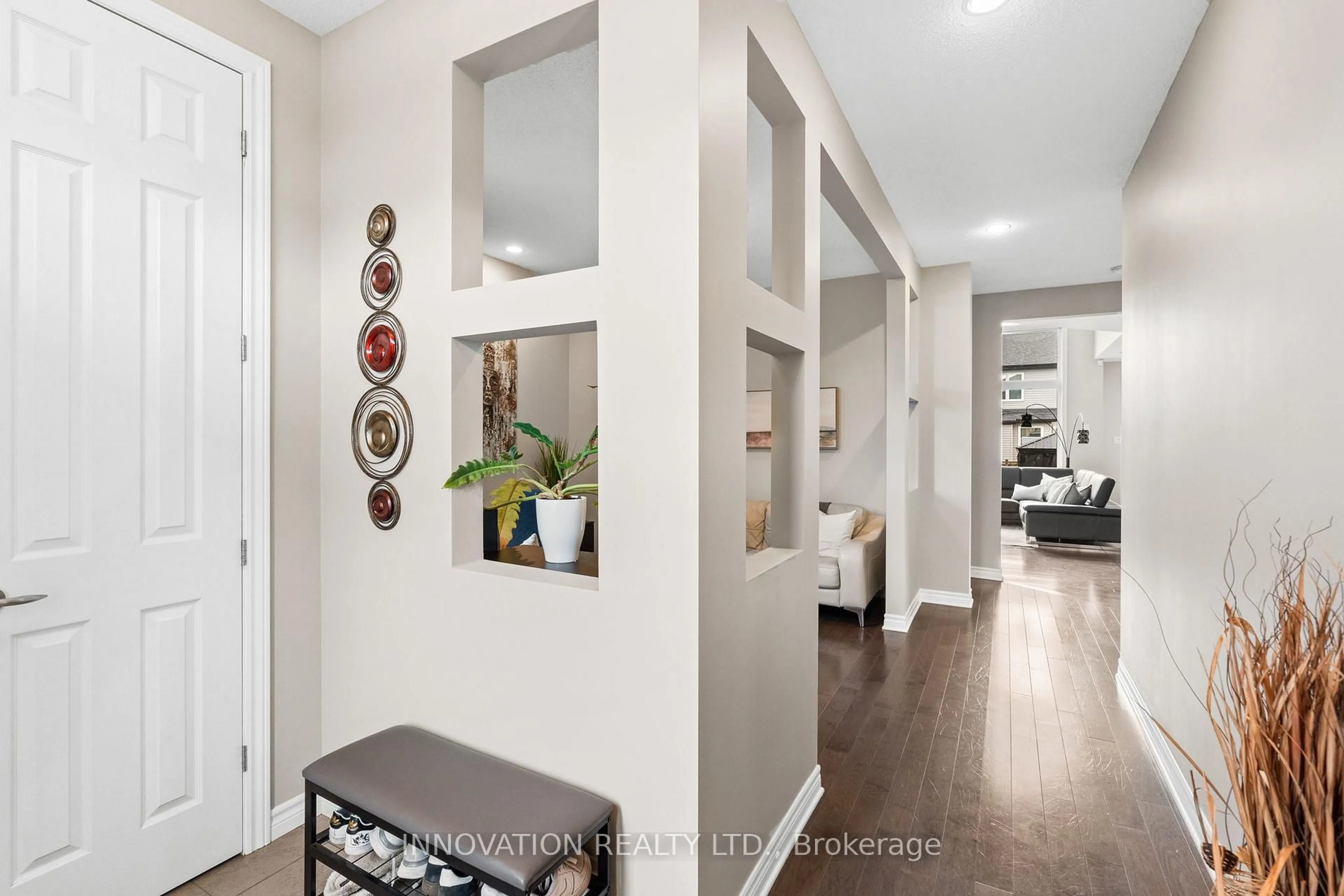 Indoor entryway for 239 Balikun Hts, Ottawa Ontario K2V 0A4