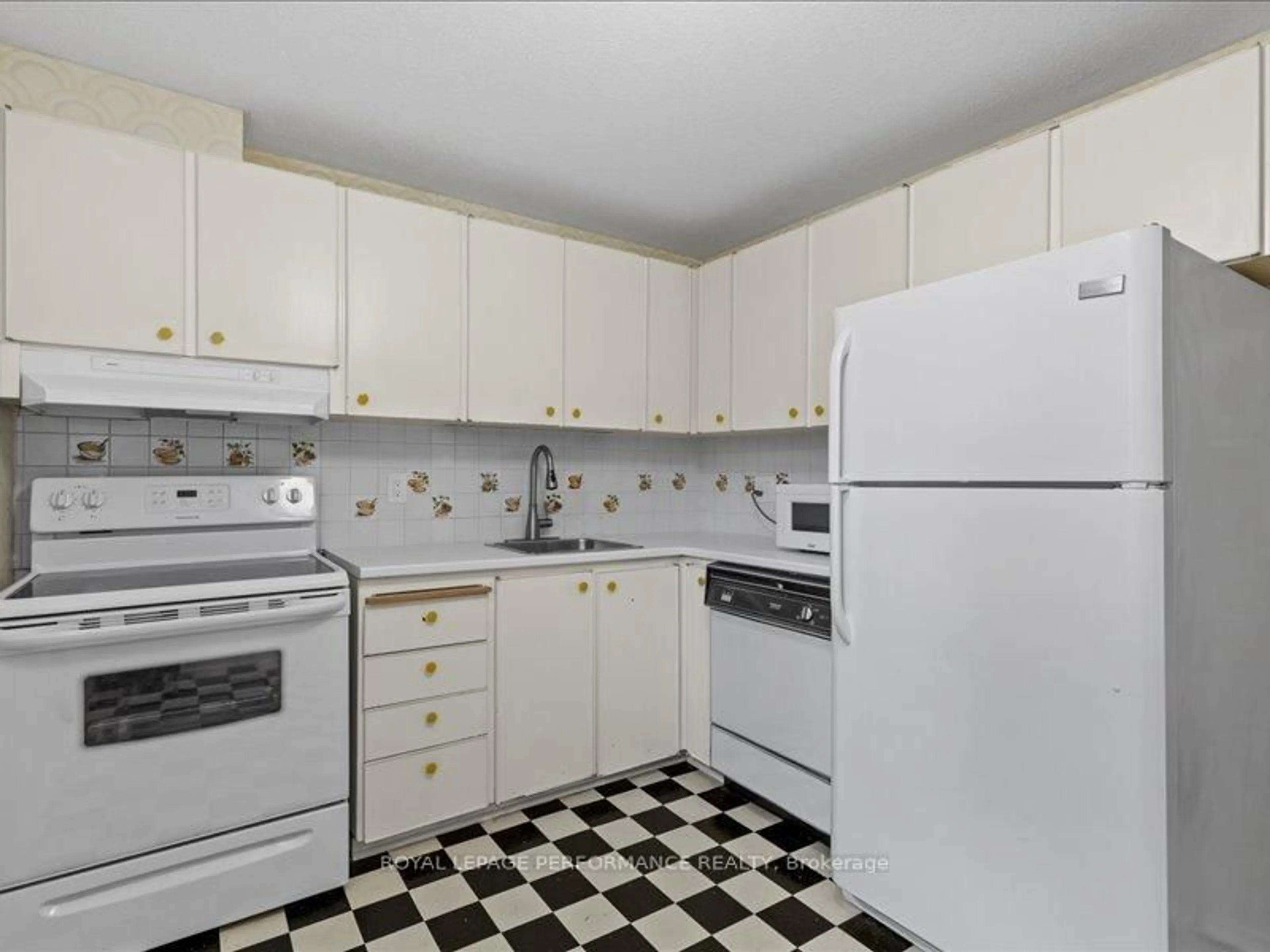 Standard kitchen, unknown for 1512 Lassiter Terr #167, Ottawa Ontario K1J 8N4