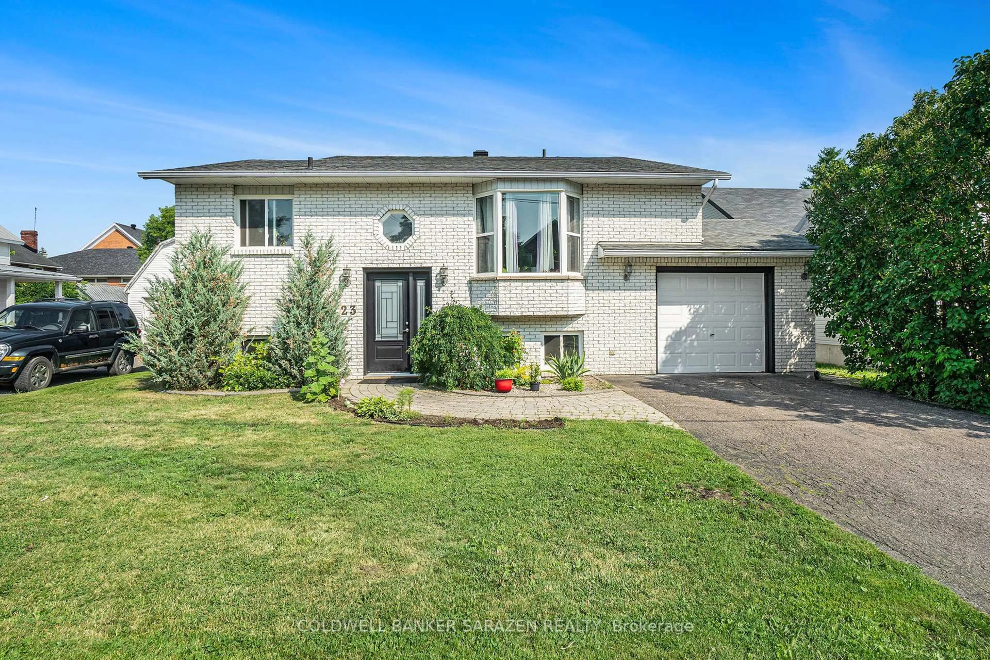 Home with vinyl exterior material, street for 23 Ida St, Arnprior Ontario K7S 3A3