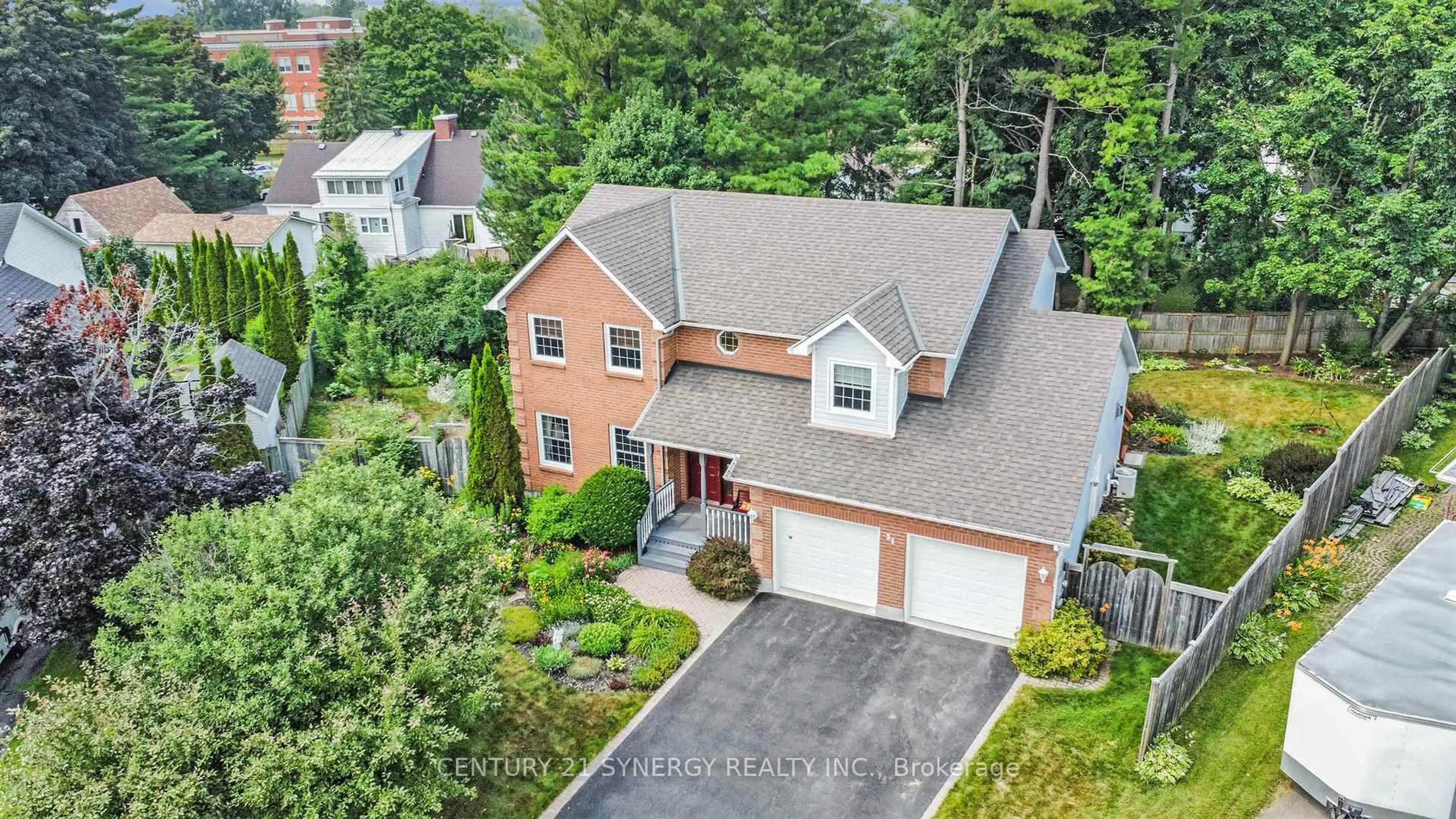 A pic from outside/outdoor area/front of a property/back of a property/a pic from drone, street for 31 BURGESS St, Carleton Place Ontario K7C 4E1
