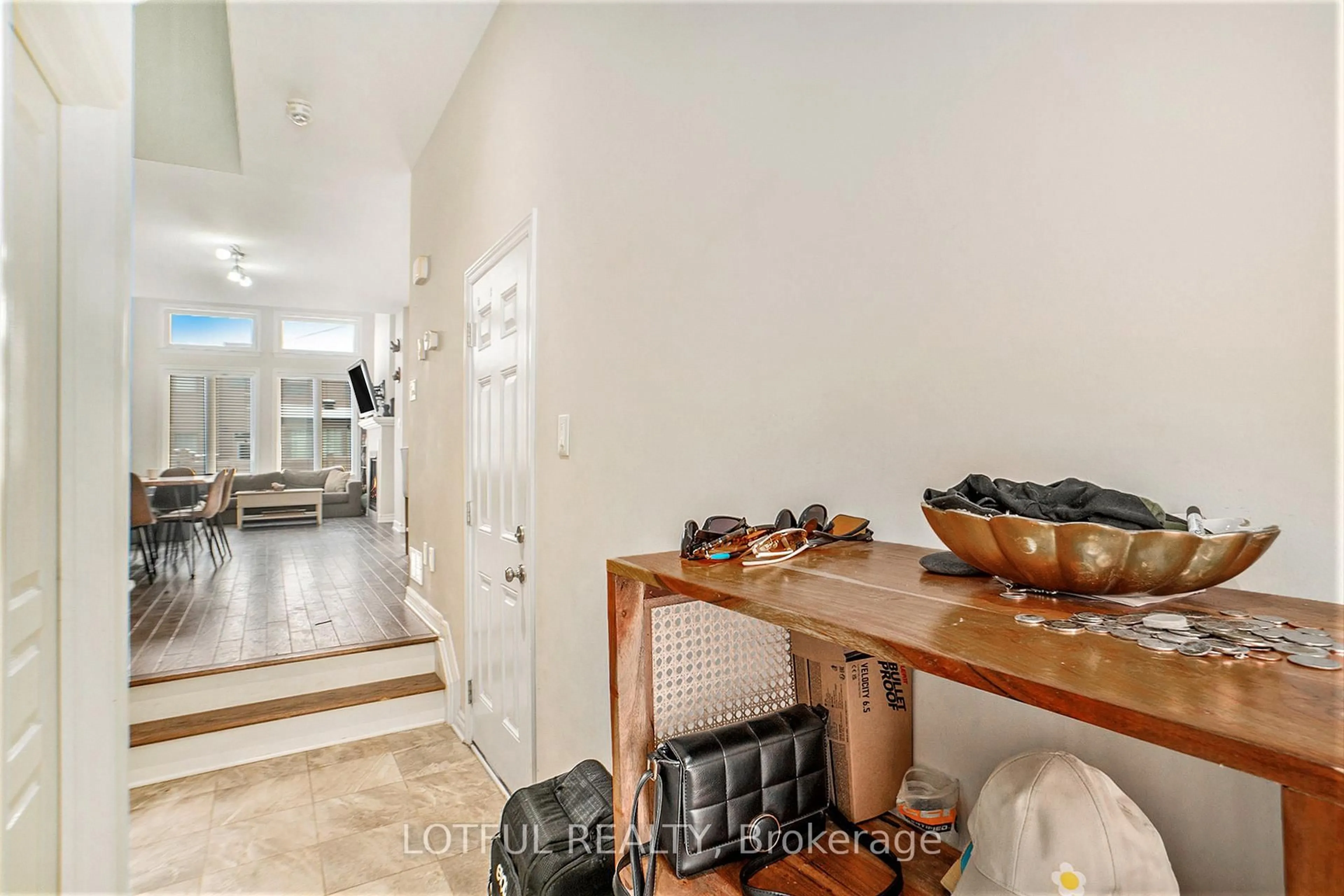 Indoor entryway for 336 Rainrock Cres, Ottawa Ontario K1W 0J6