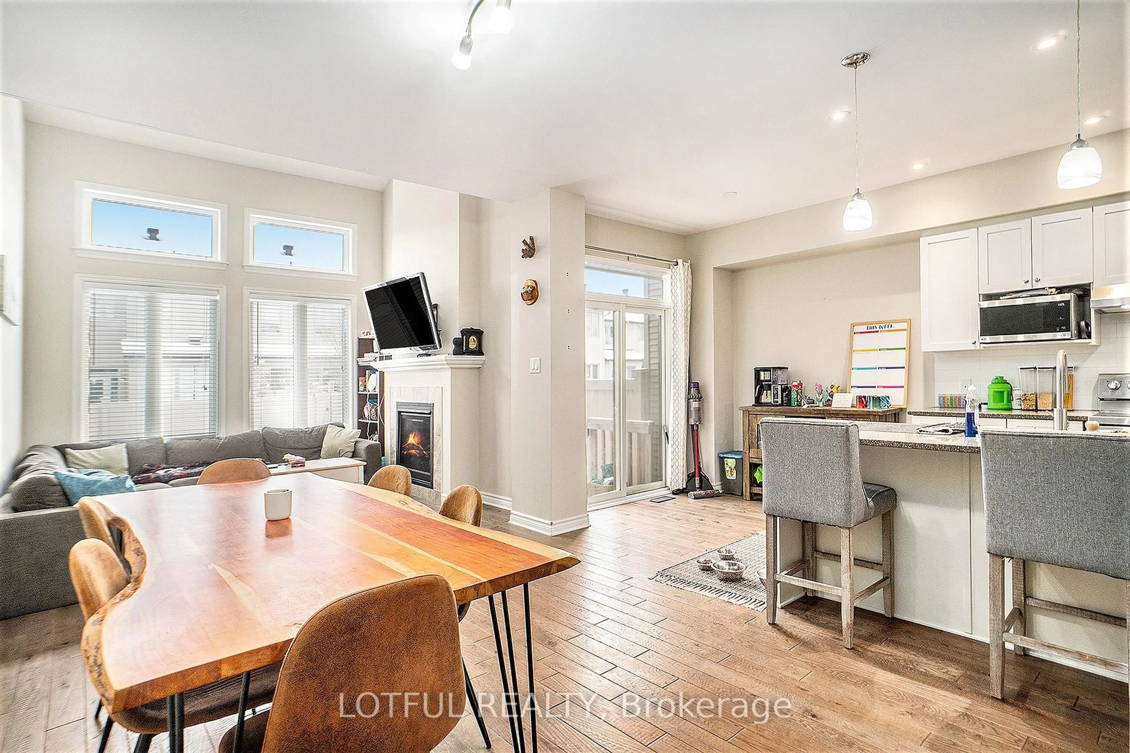 Open concept kitchen, unknown for 336 Rainrock Cres, Ottawa Ontario K1W 0J6