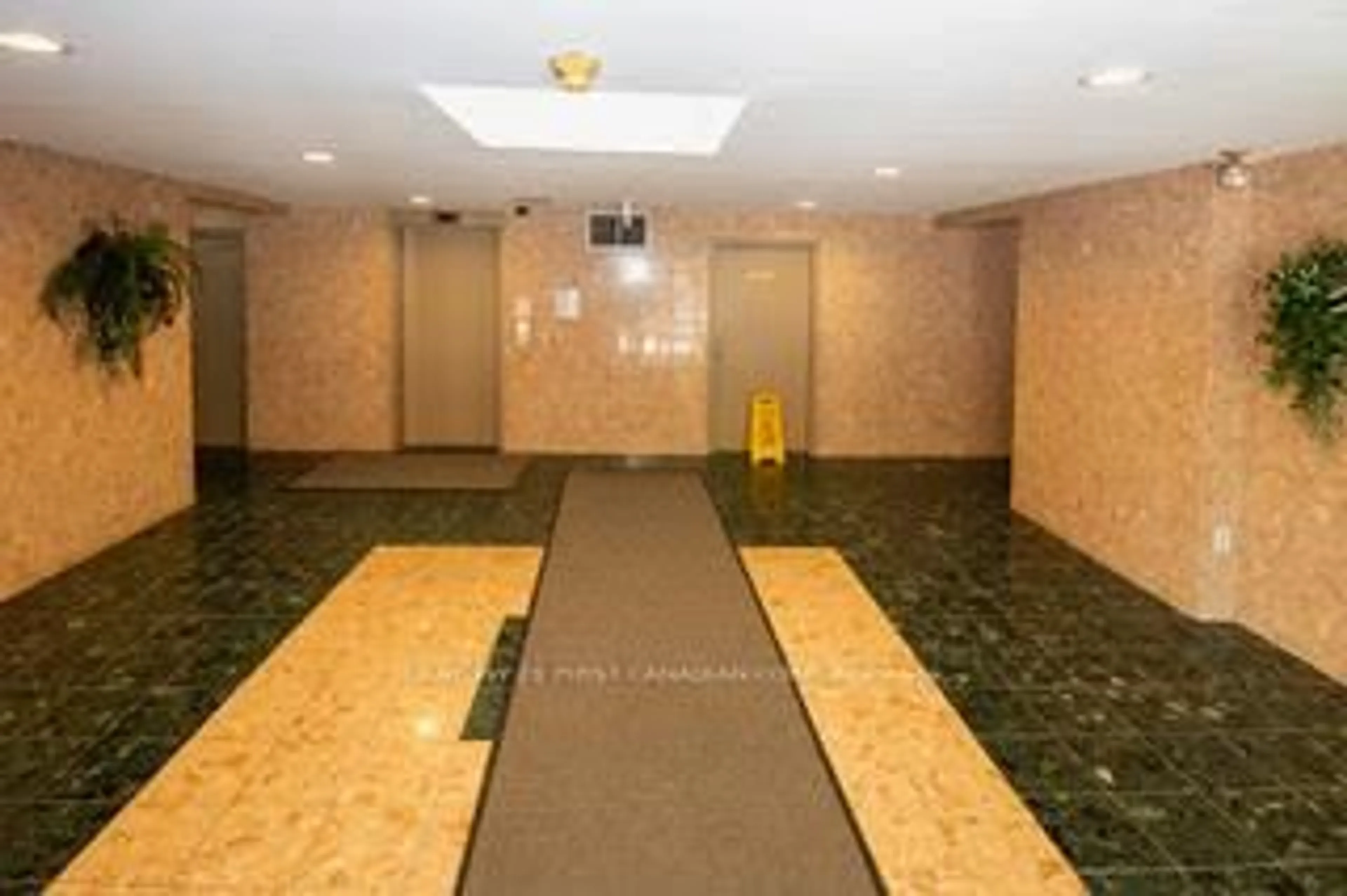 Indoor foyer for 77 Baseline Rd #405, London South Ontario N6J 1V5
