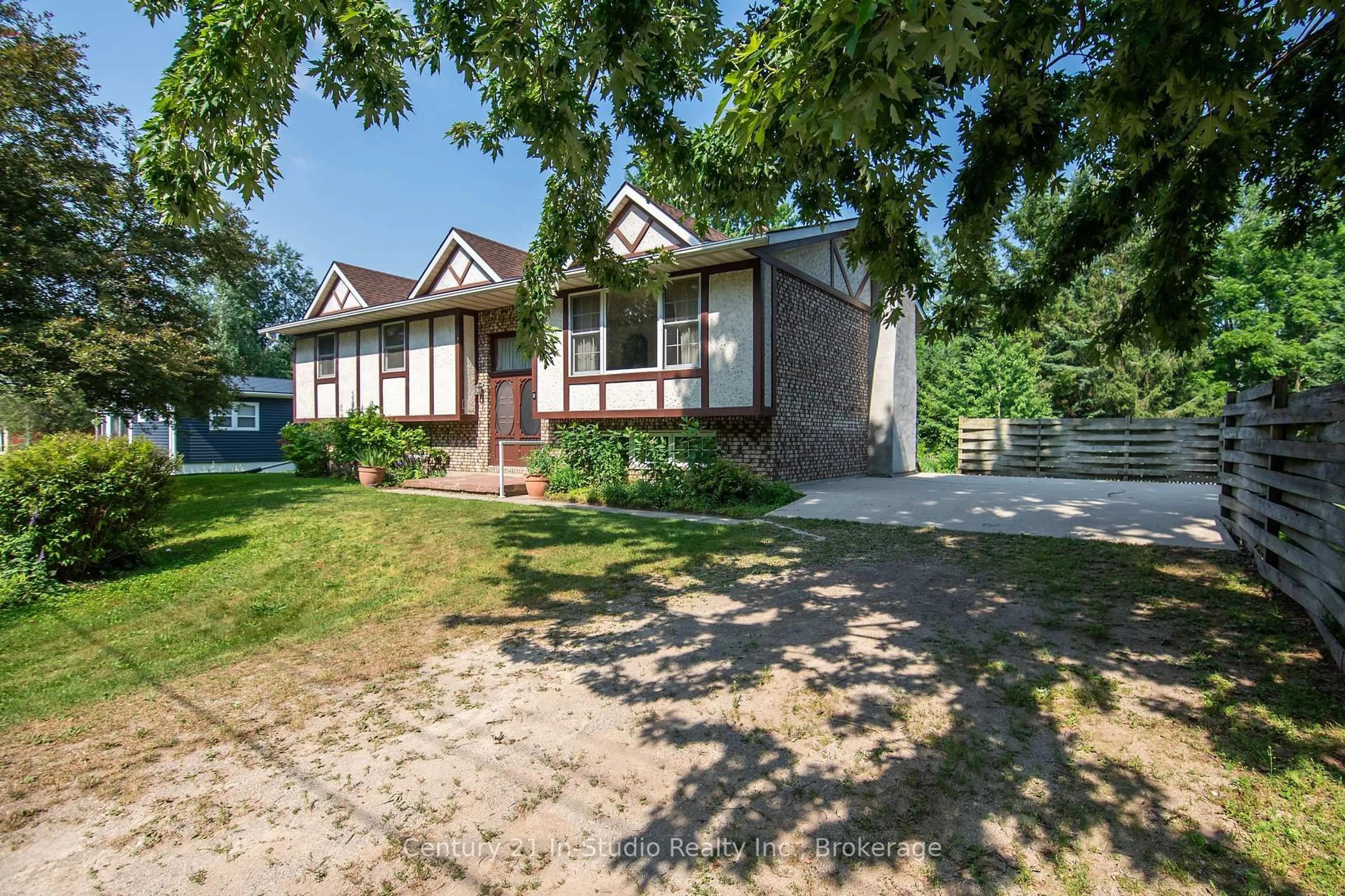 Unknown for 3 Gladstone St, Huron-Kinloss Ontario N0G 2R0