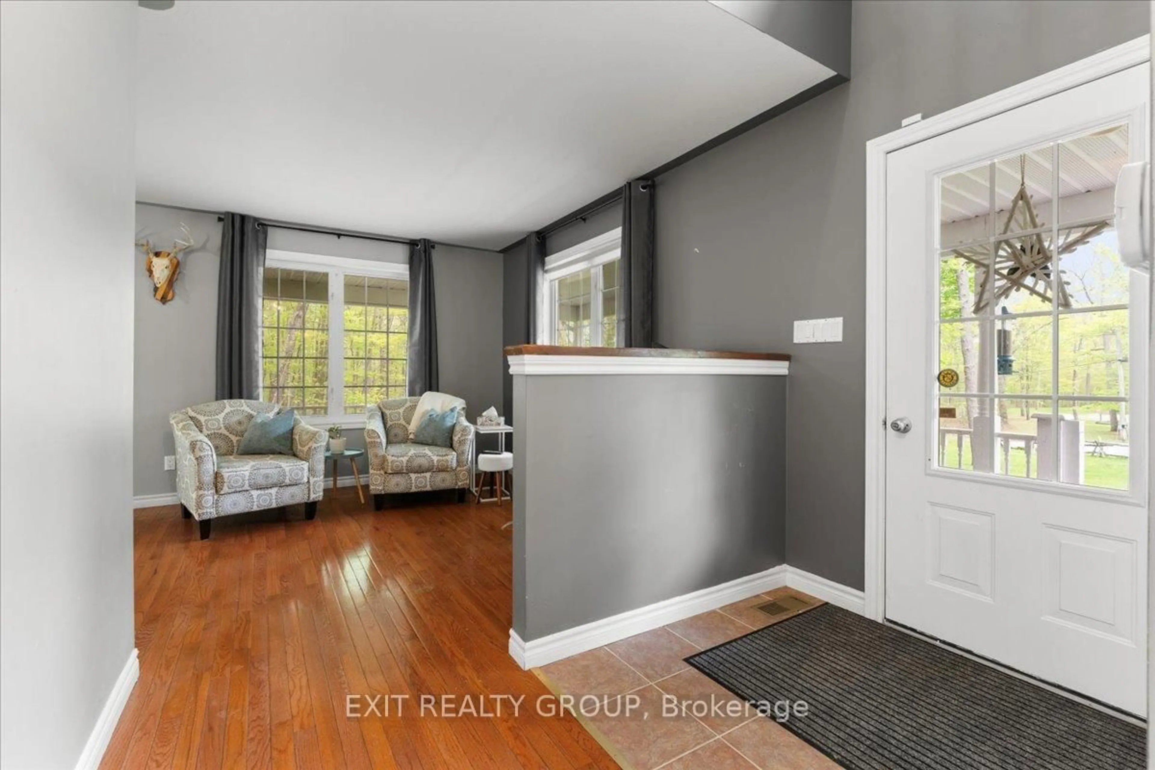 Indoor entryway for 44 Centre Rd, Madoc Ontario K0K 2K0