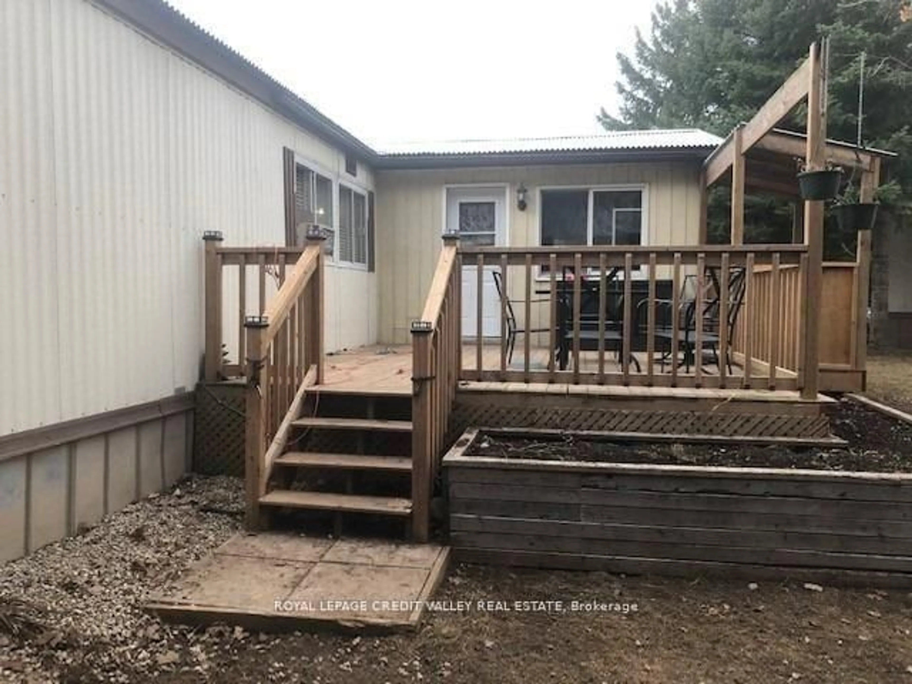 Patio, unknown for 5 Laurel Lane, Erin Ontario N0B 1T0