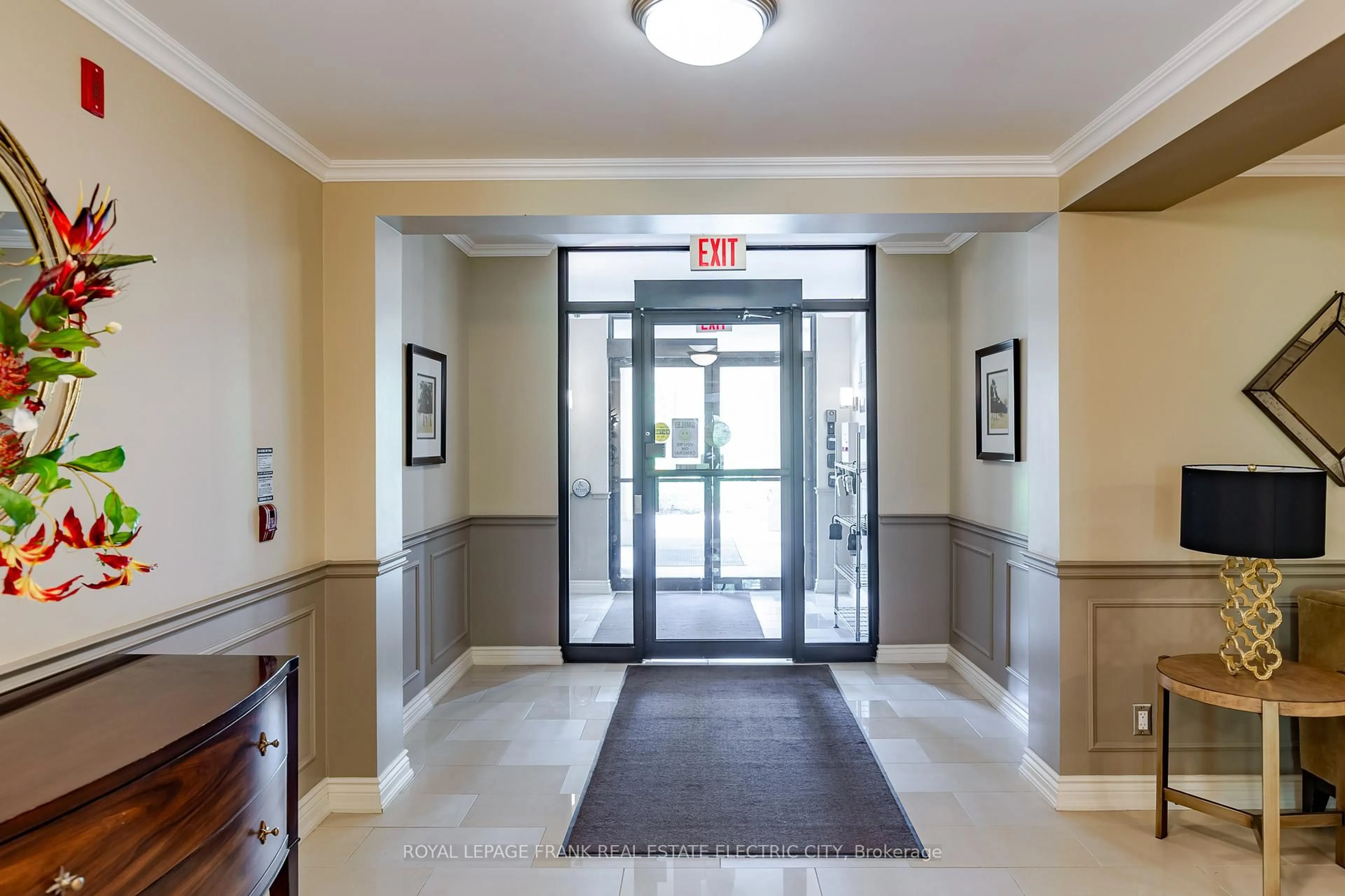 Indoor foyer for 869 Clonsilla Ave #217, Peterborough West Ontario K9J 0B7