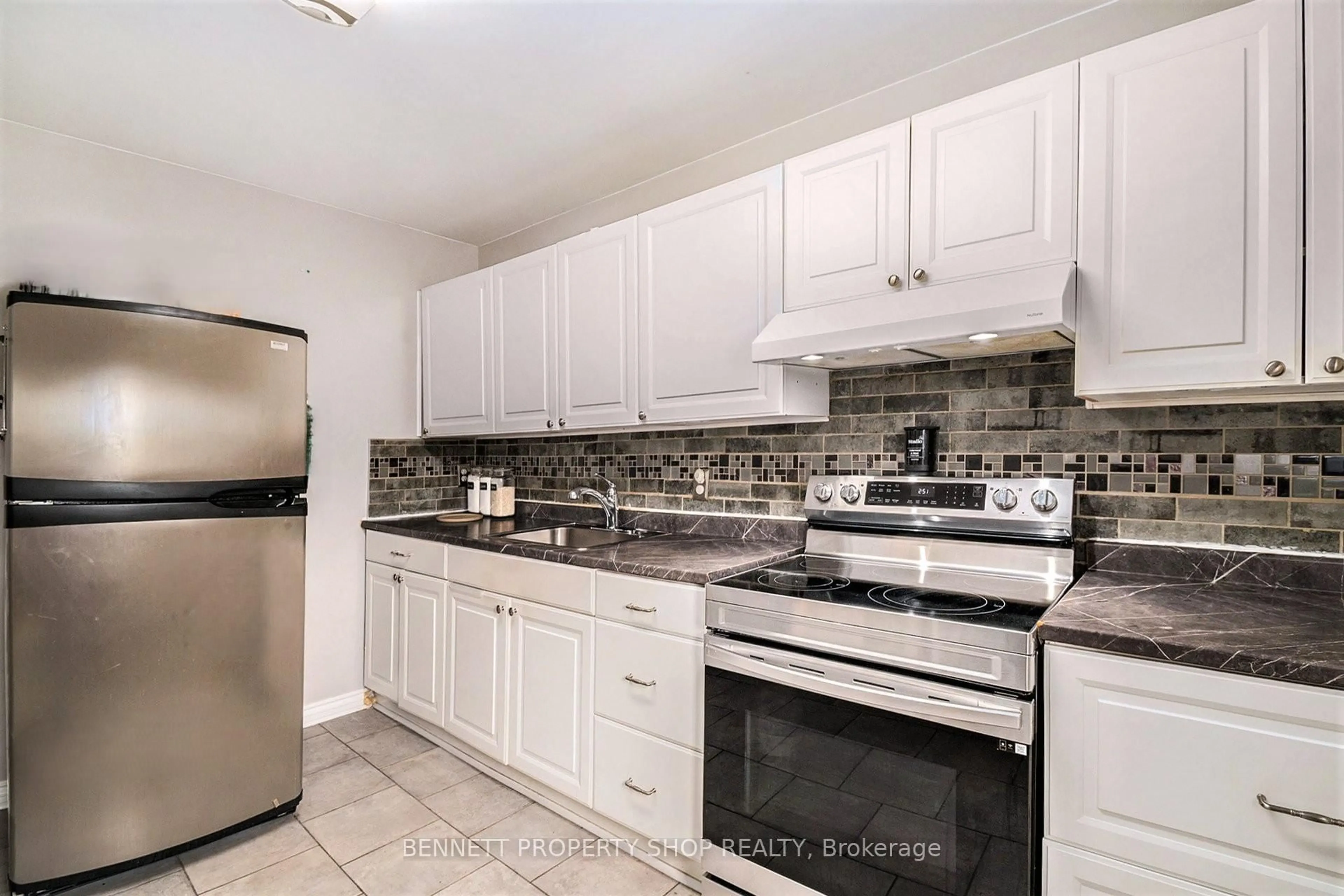 Standard kitchen, ceramic/tile floor for 1707 Meadowbrook Rd #57, Ottawa Ontario K1B 4W6