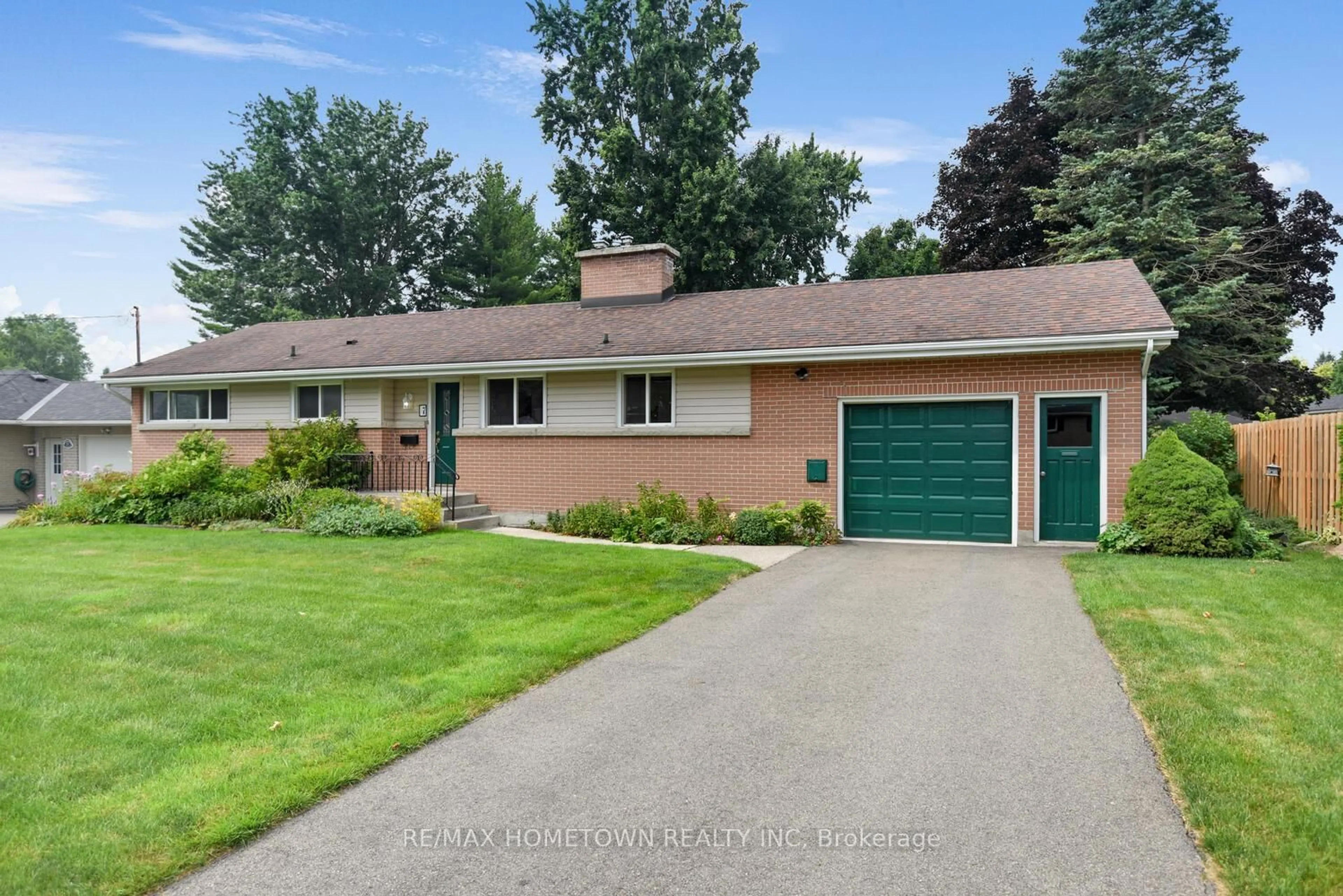 Unknown for 7 Geneva Crt, Brockville Ontario K6V 1M7