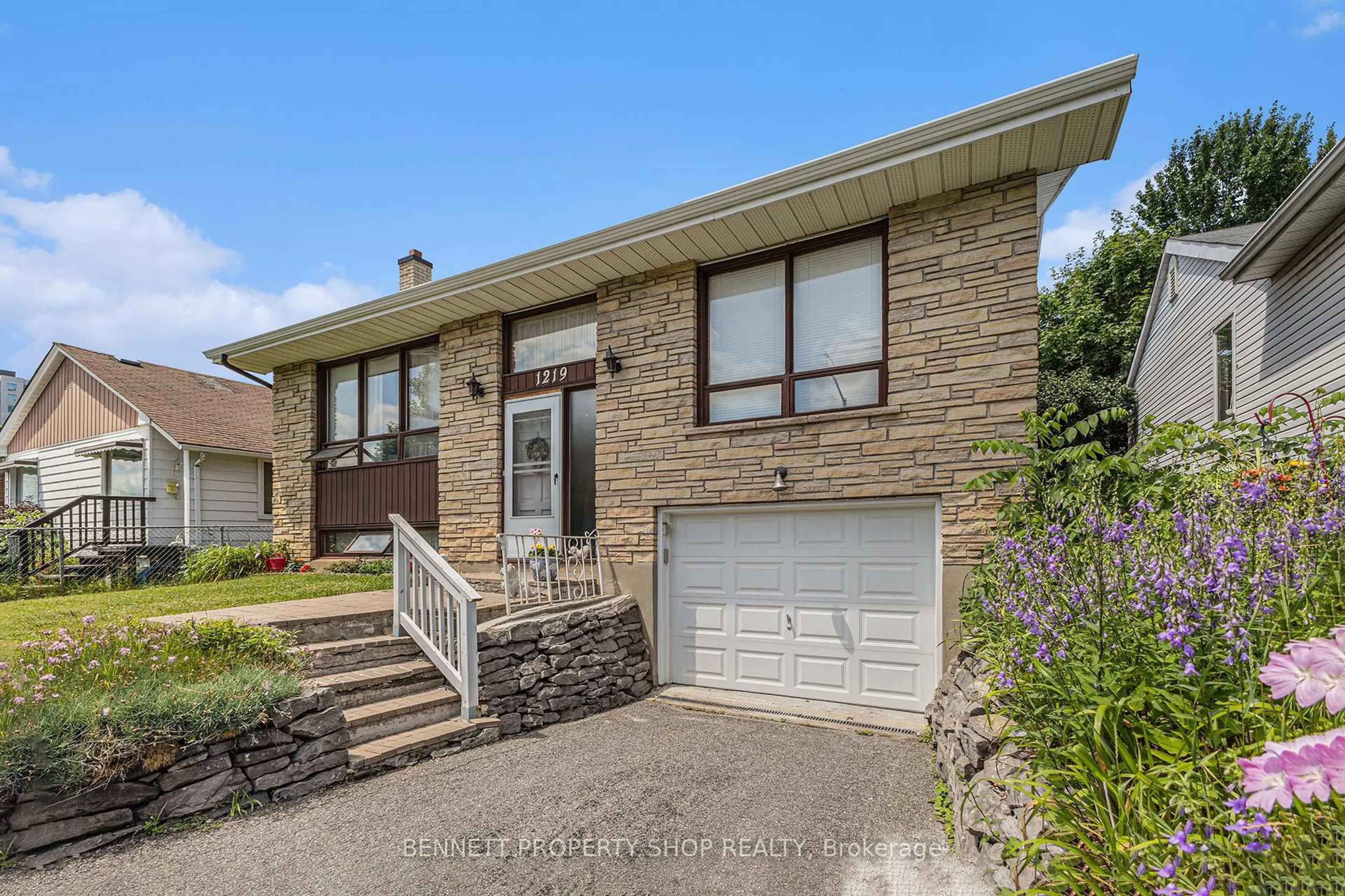 Home with brick exterior material, street for 1219 Vancouver Ave, Ottawa Ontario K1V 6V2