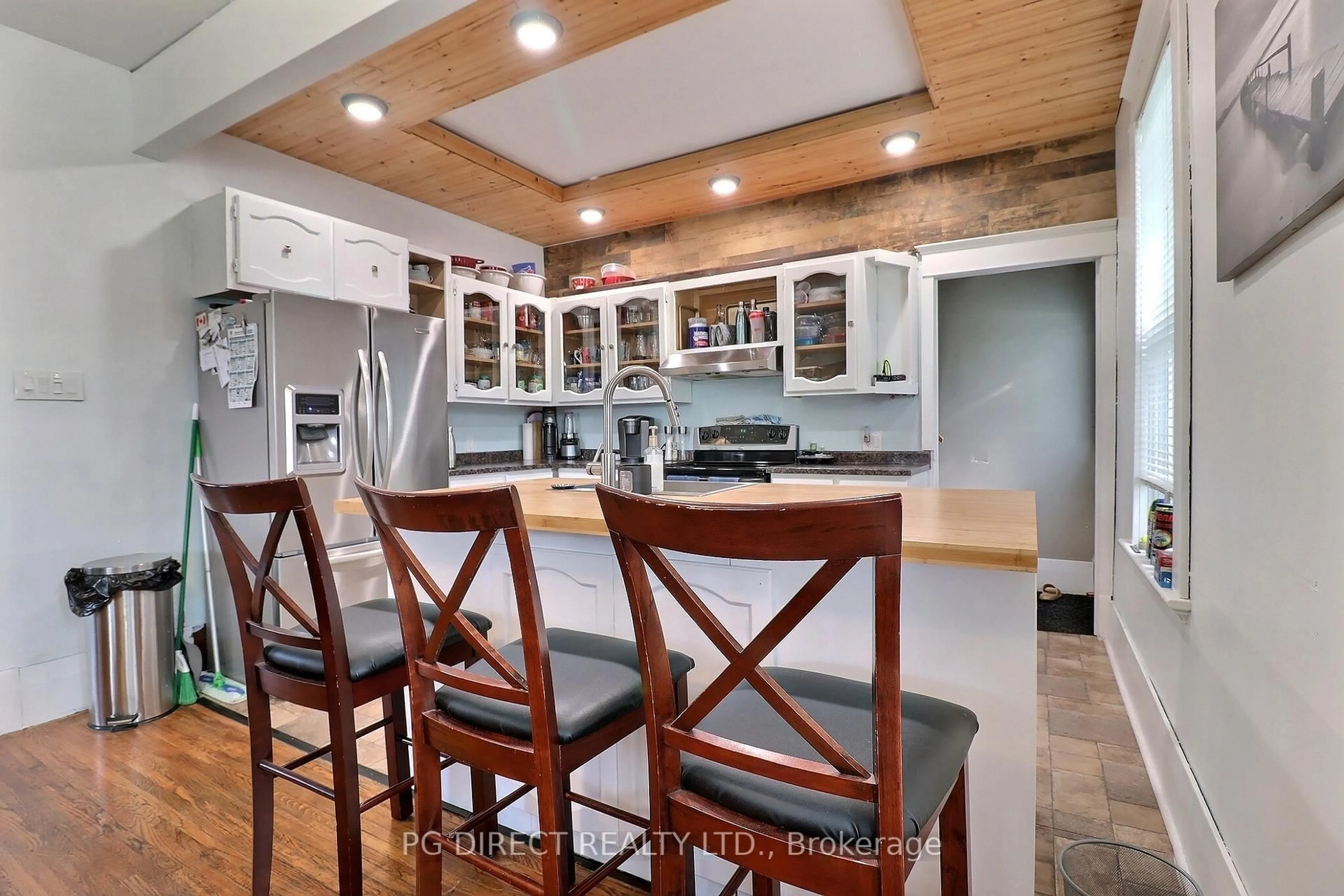 Open concept kitchen, ceramic/tile floor for 7084 Longwoods Rd, London South Ontario N6P 1P9