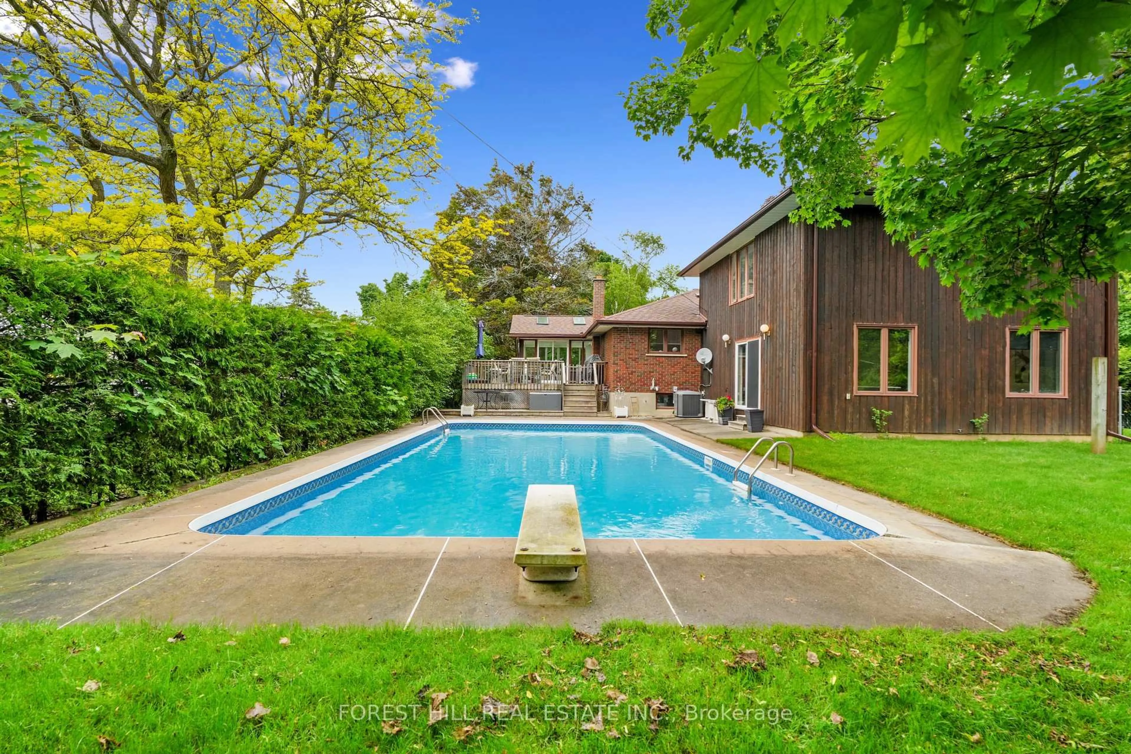 Pool for 285 Cottonwood Dr, Peterborough West Ontario K9J 6N5