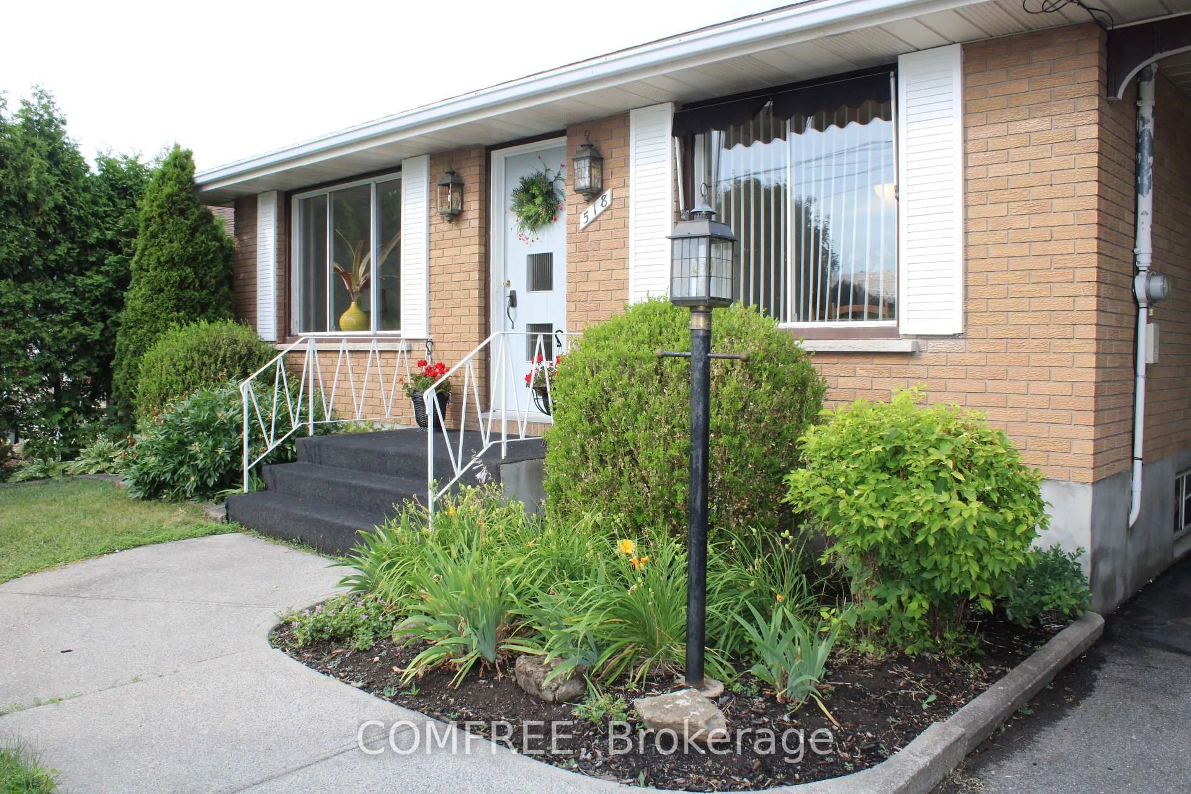 Unknown for 518 Blossom Park Dr, Cornwall Ontario K6H 5N2