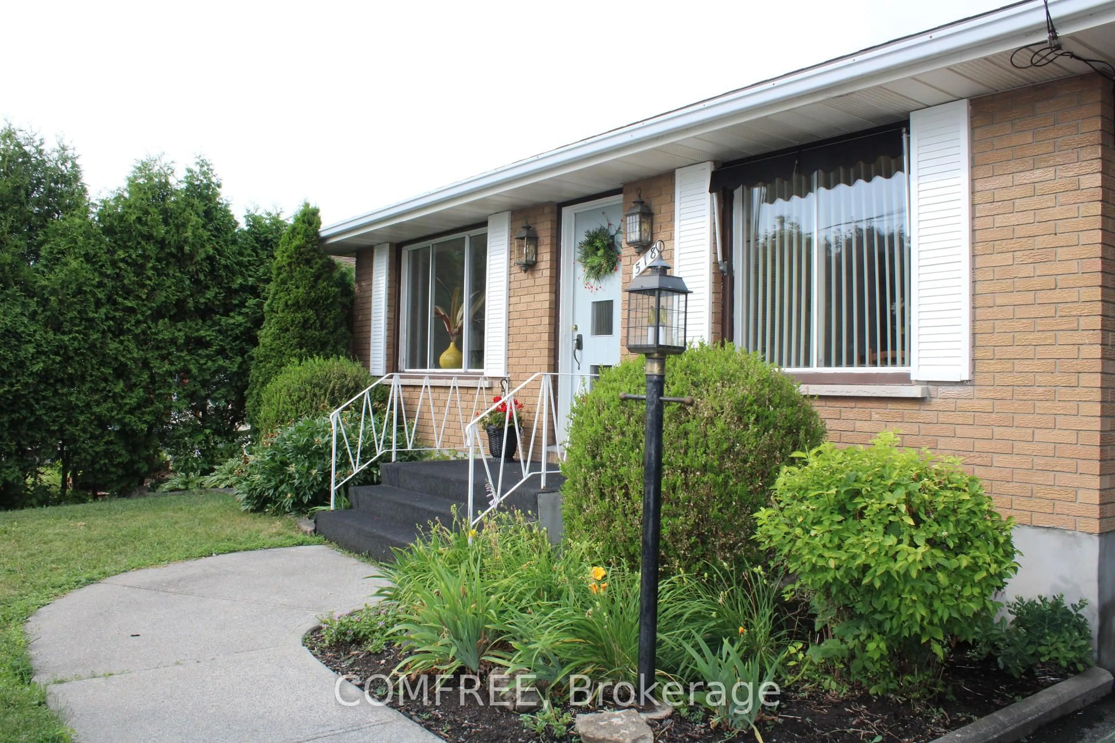 Unknown for 518 Blossom Park Dr, Cornwall Ontario K6H 5N2