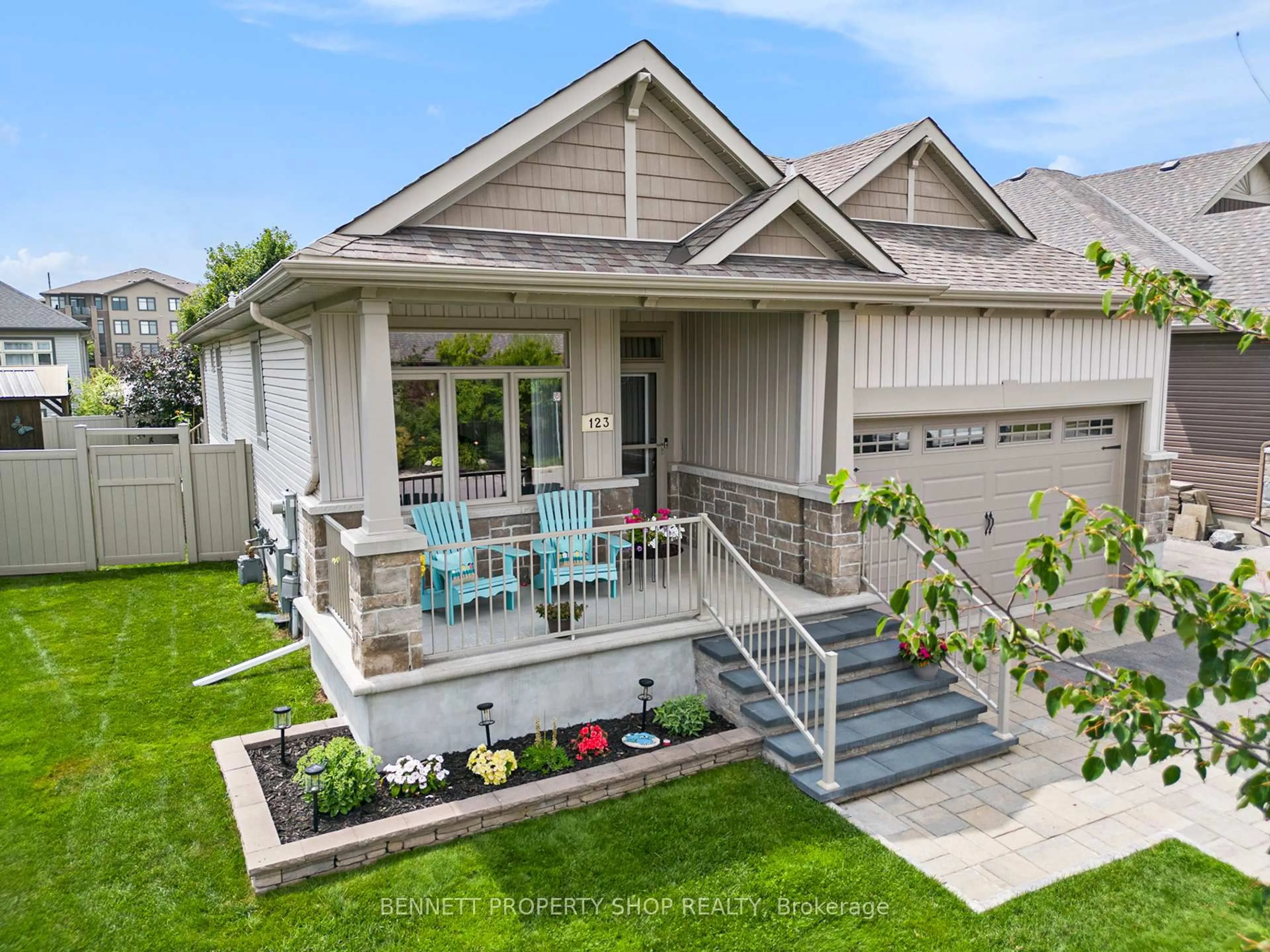 Home with vinyl exterior material, street for 123 Elfin Grve, Ottawa Ontario K2V 0B9