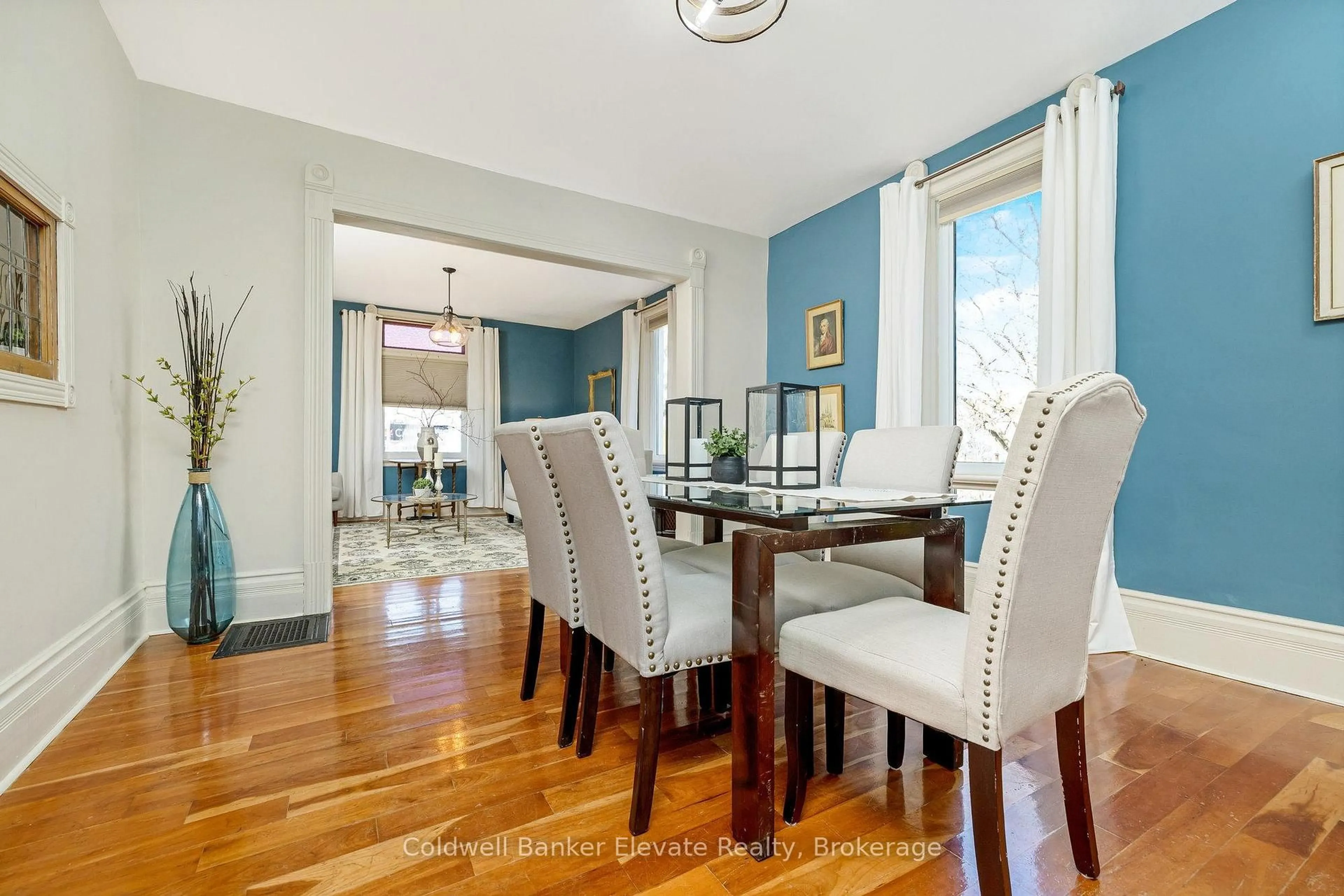 Dining room, wood/laminate floor for 87 Trafalgar Rd, Erin Ontario N0B 1Z0