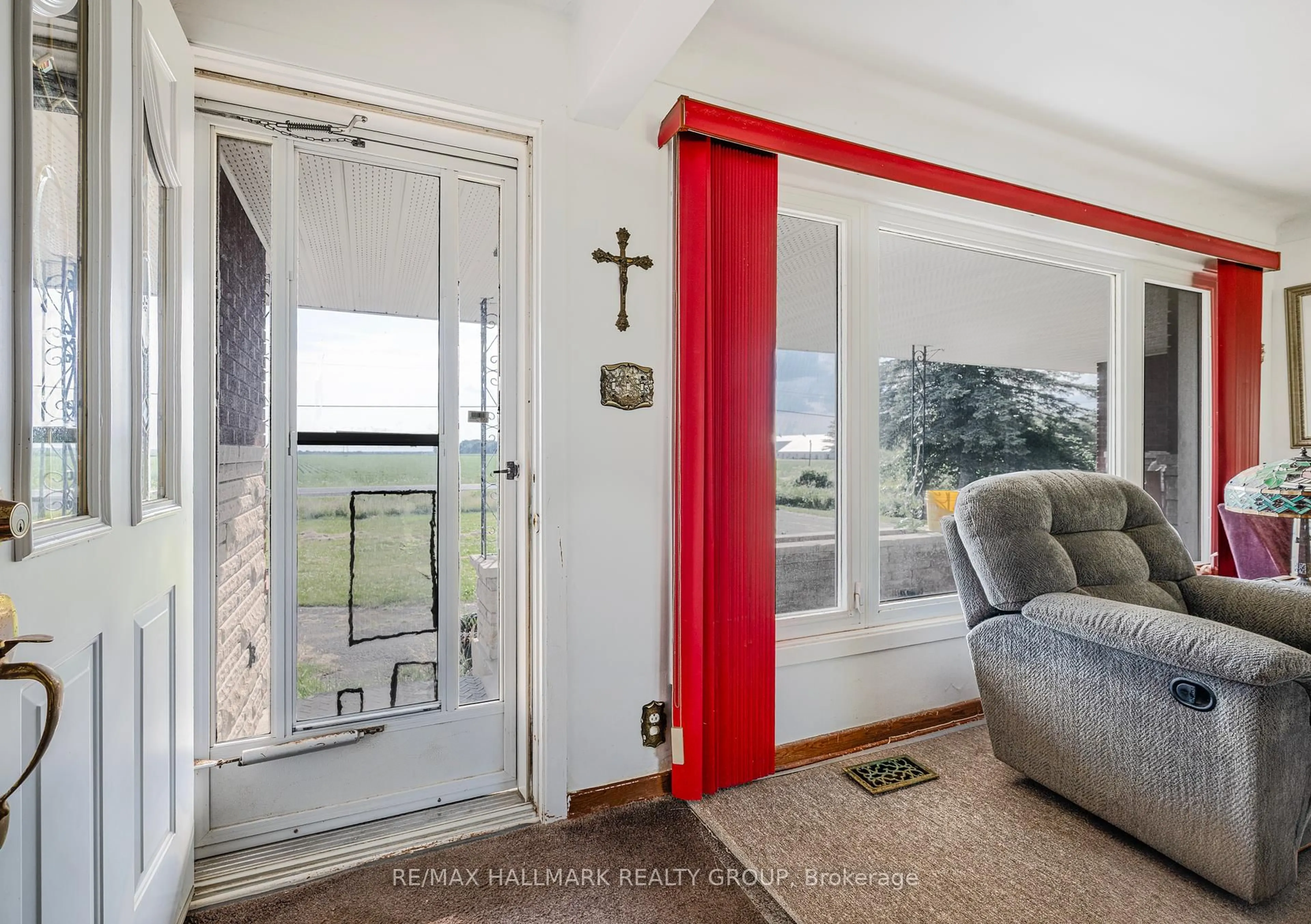 Indoor entryway for 6050 Old Richmond Rd, Richmond Ontario K0A 2Z0