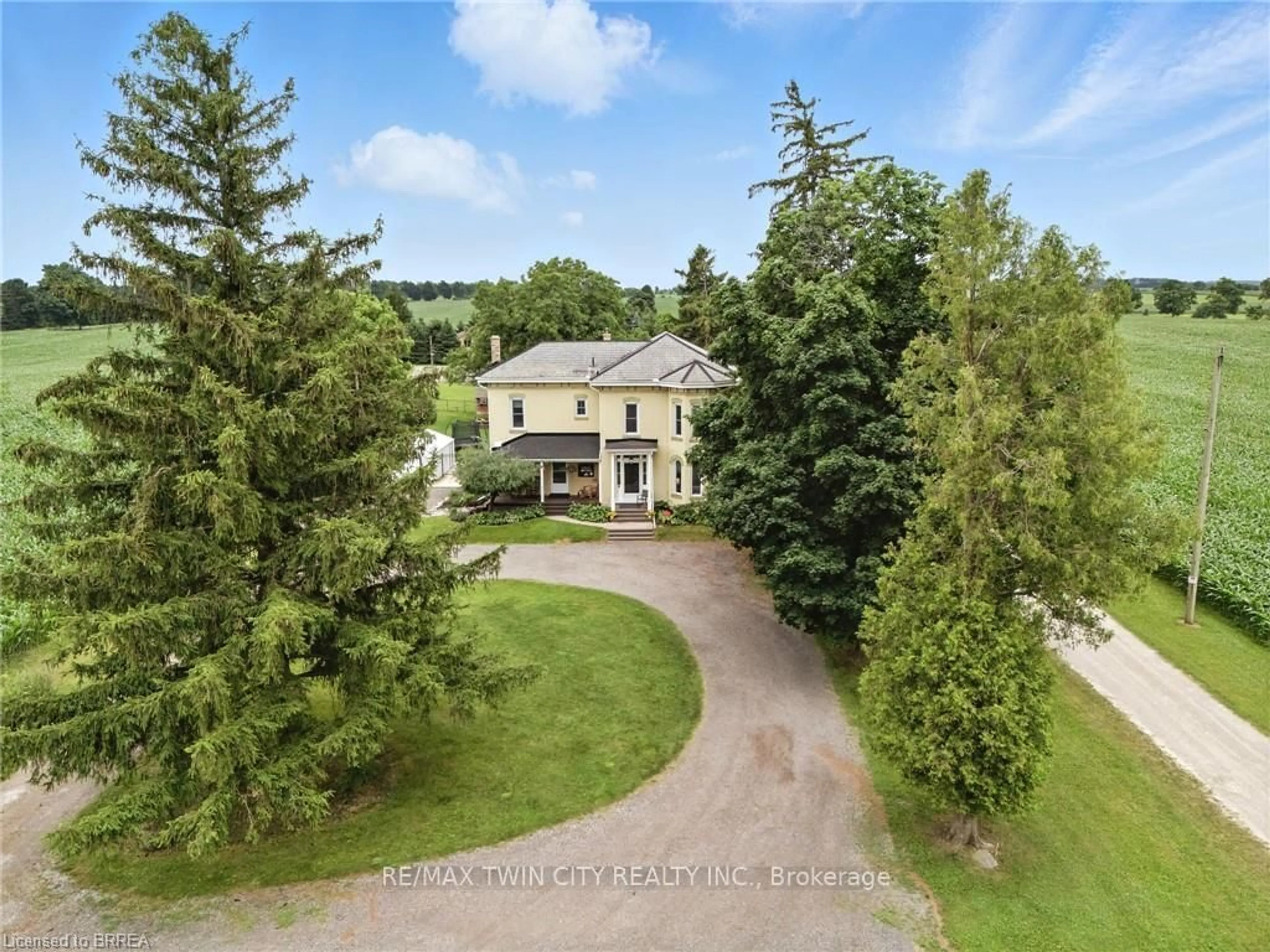 A pic from outside/outdoor area/front of a property/back of a property/a pic from drone, unknown for 194 Bethel Rd, Brant Ontario N3L 3E3