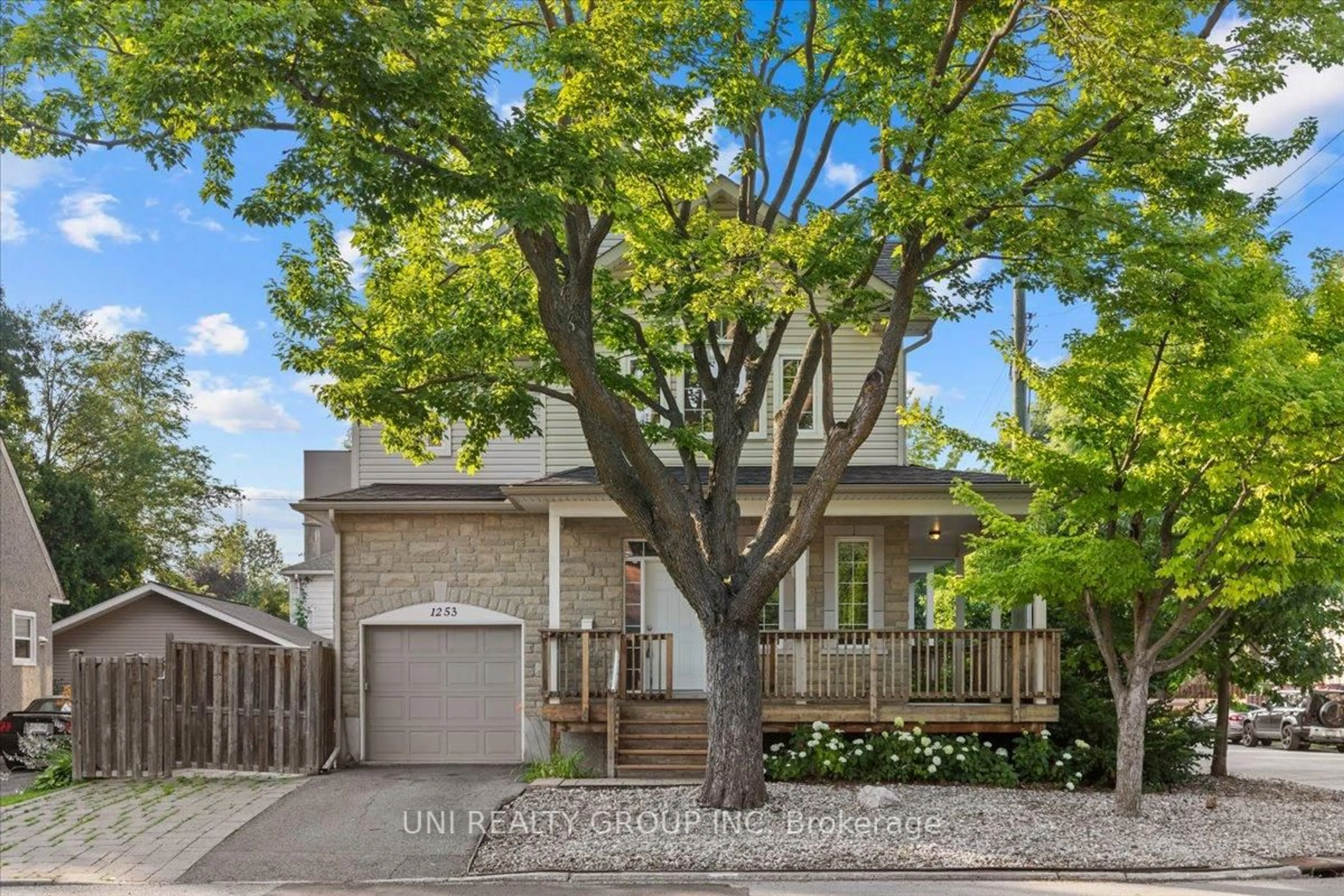 Home with brick exterior material, street for 1253 SHILLINGTON Ave, Ottawa Ontario K1Z 8A1